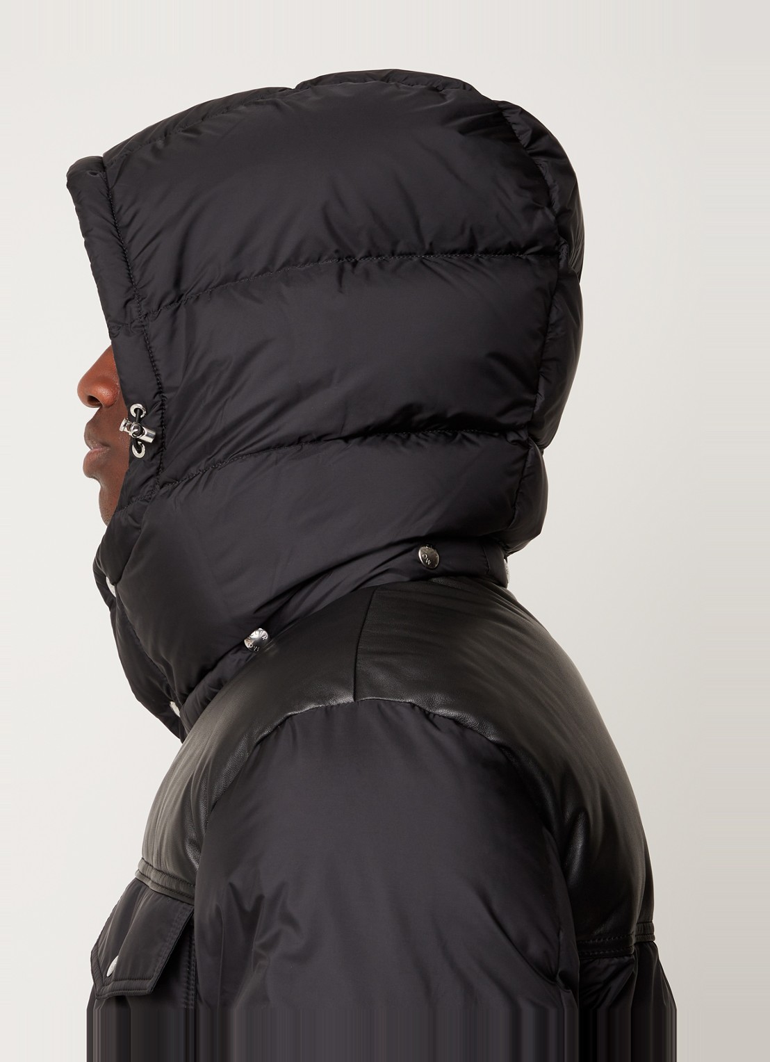 Moncler Braye puffer jack met details van leer en afneembare capuchon  - detail 3 zwart
