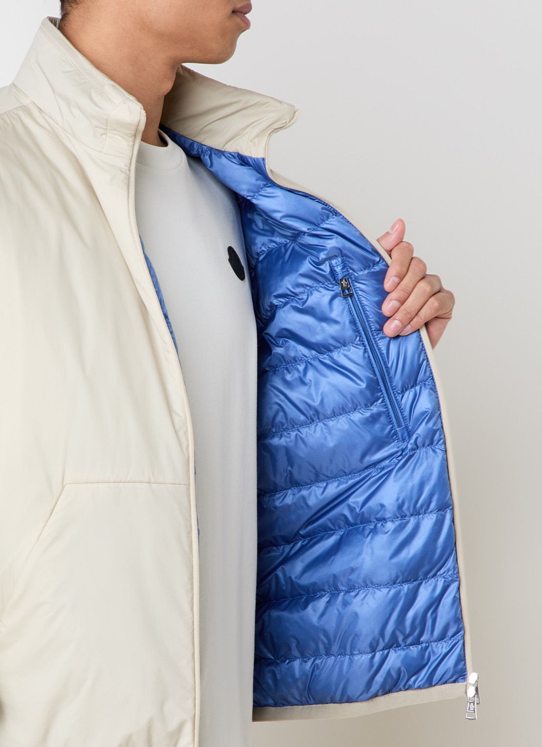 Moncler Breezes gewatteerd jack met opbergbare capuchon en ritszakken - detail 5 beige