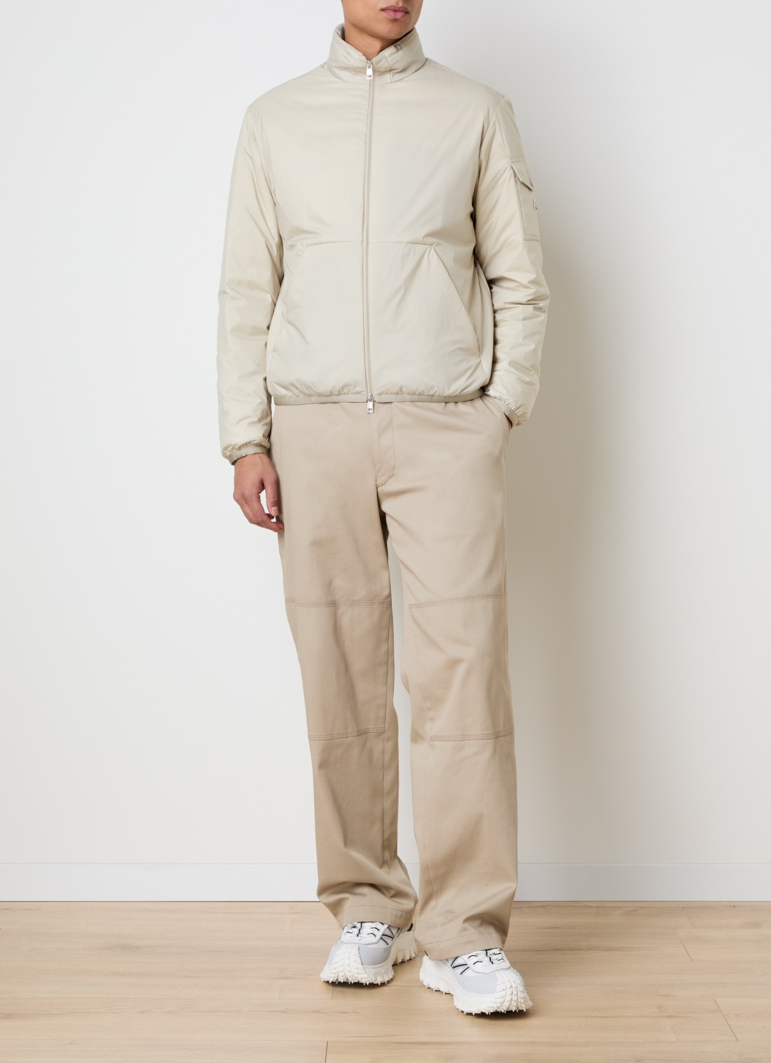 Moncler Breezes gewatteerd jack met opbergbare capuchon en ritszakken - voorkant 2 beige