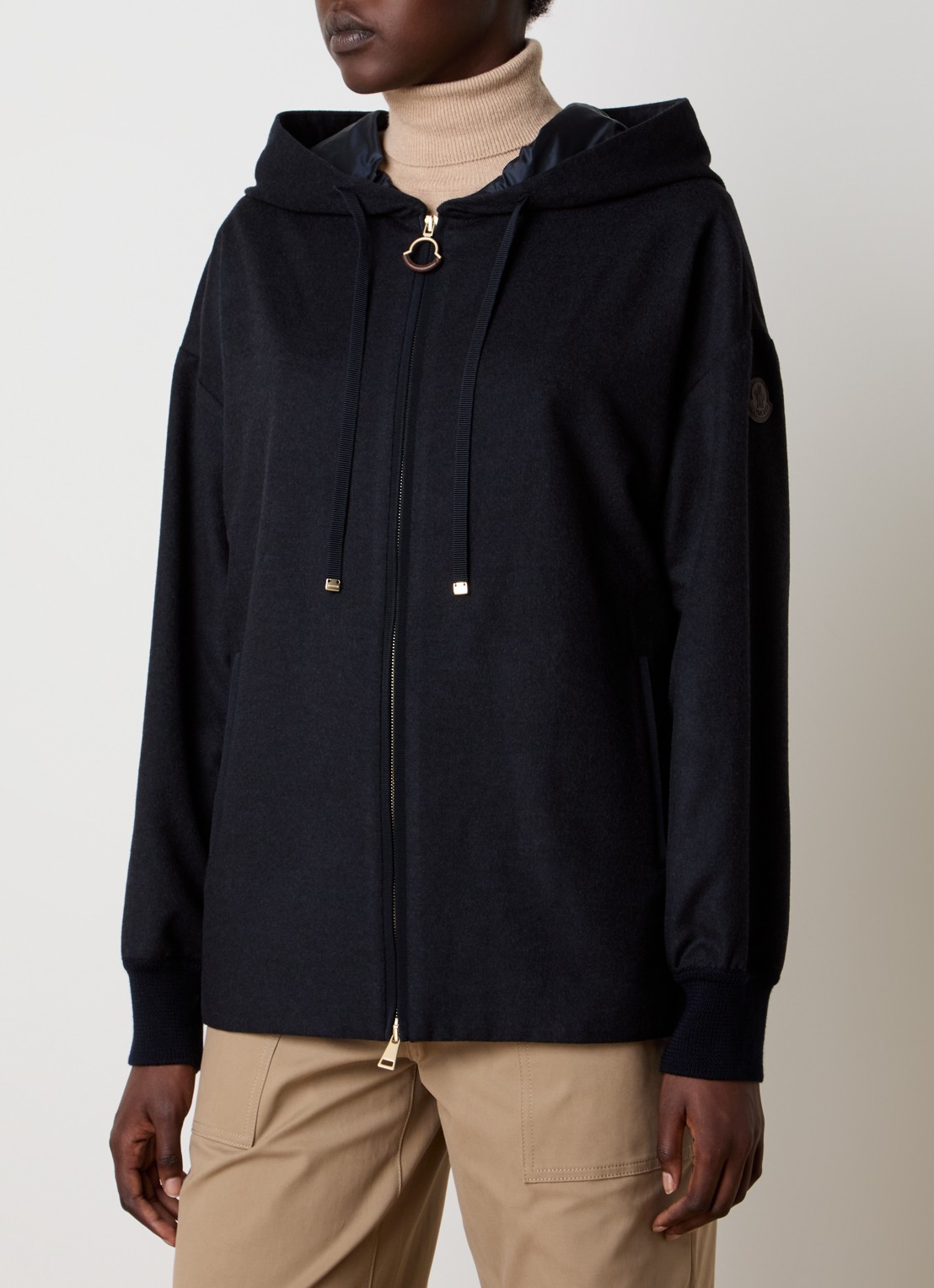 Moncler Camicia fijngebreid vest in kasjmierblend met capuchon - detail 4 donkerblauw