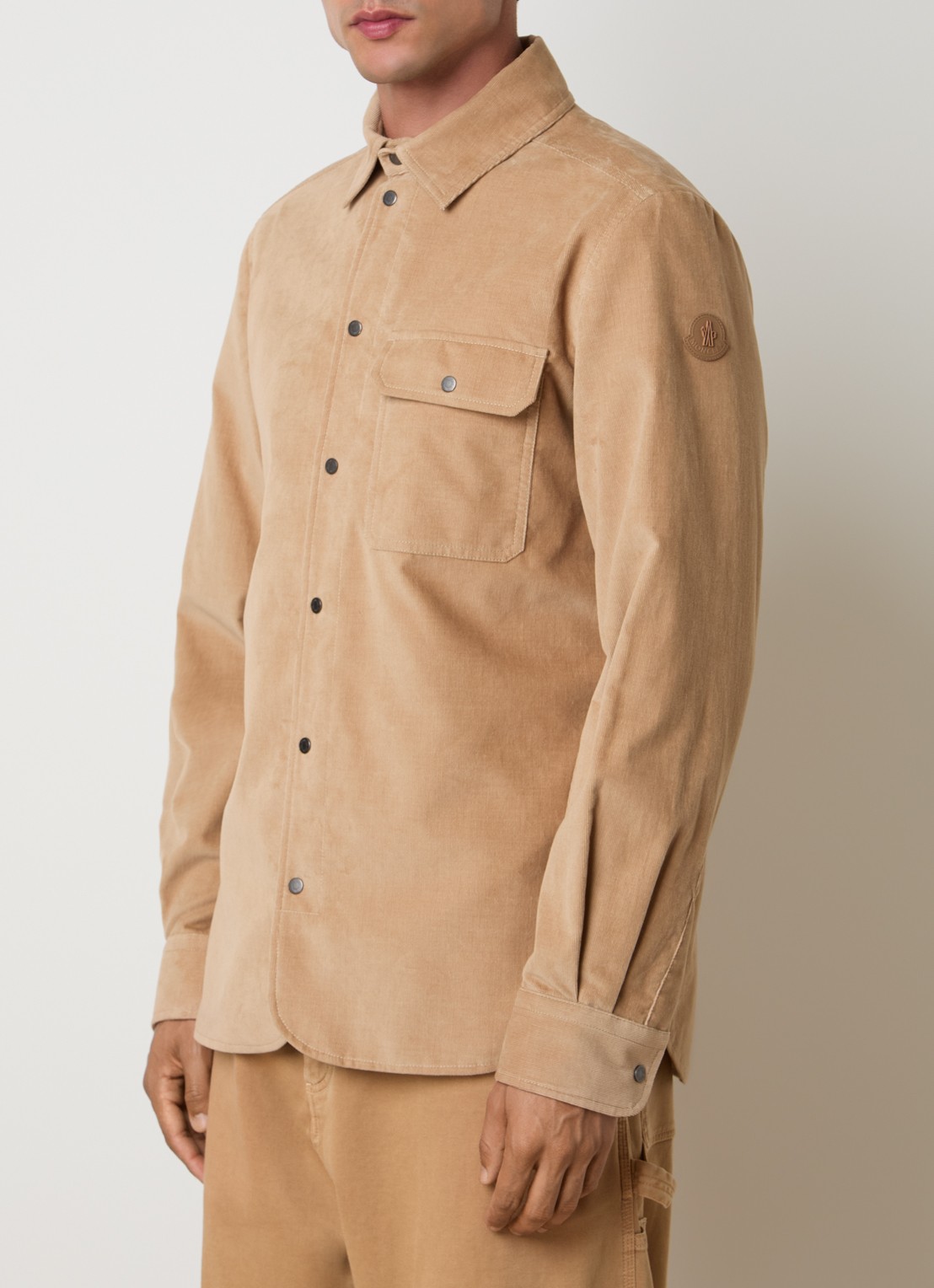 Moncler Camicia regular fit overhemd van corduroy met borstzak - detail 4 zand