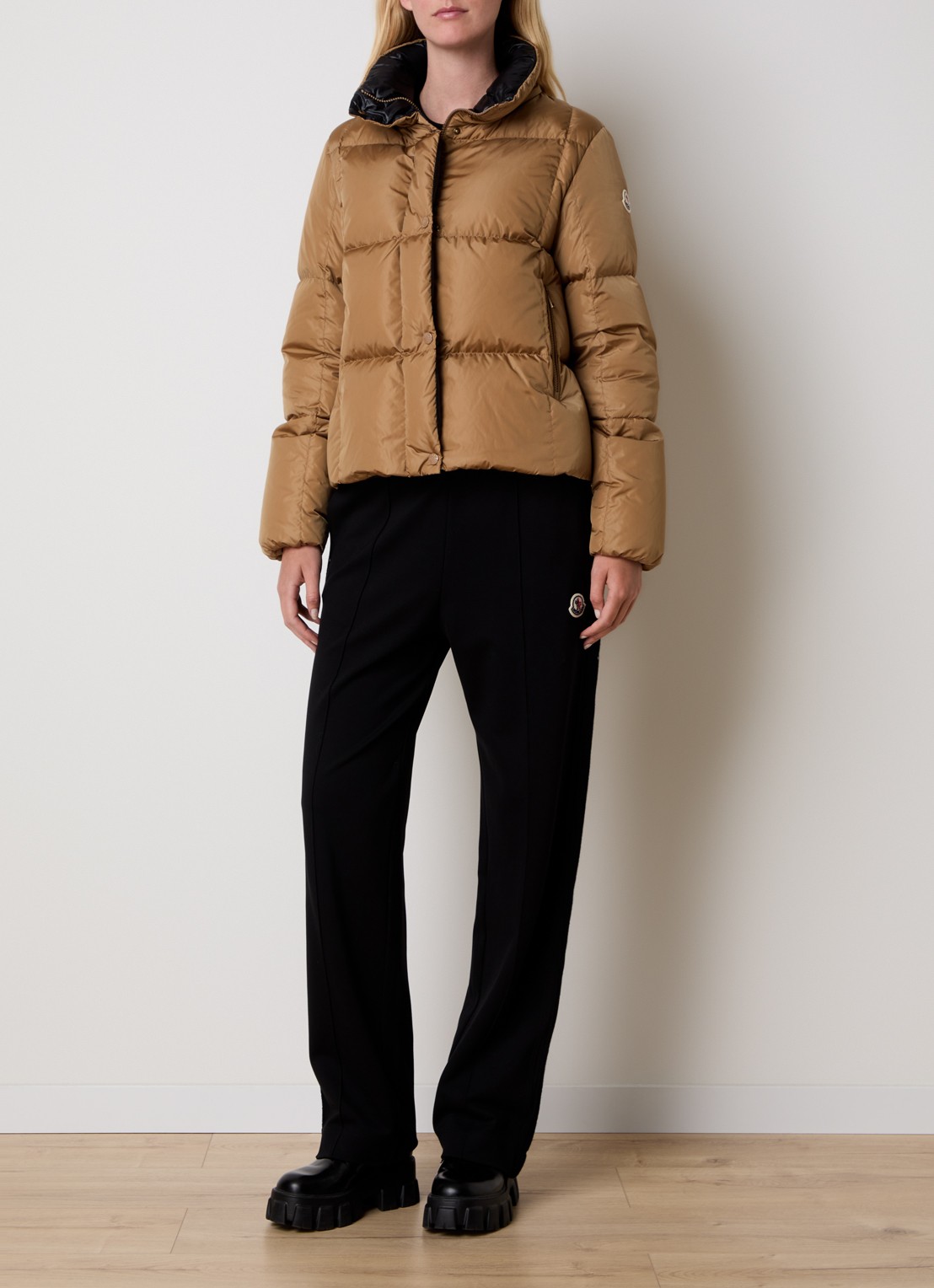 Moncler Castelnou puffer jack met afneembare capuchon - voorkant 2 camel