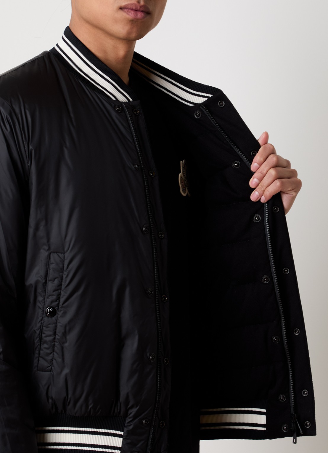 Moncler Chevrerie gewatteerd bomberjack met donsvulling - detail 3 zwart