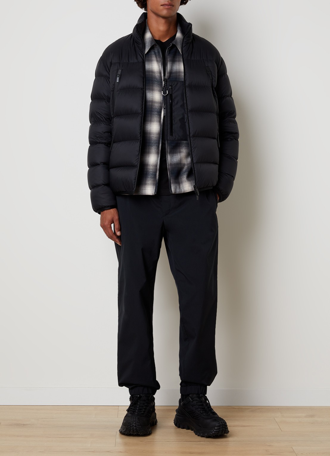 Moncler Dalalven puffer jack met donsvulling en opbergbare capuchon - voorkant 2 zwart