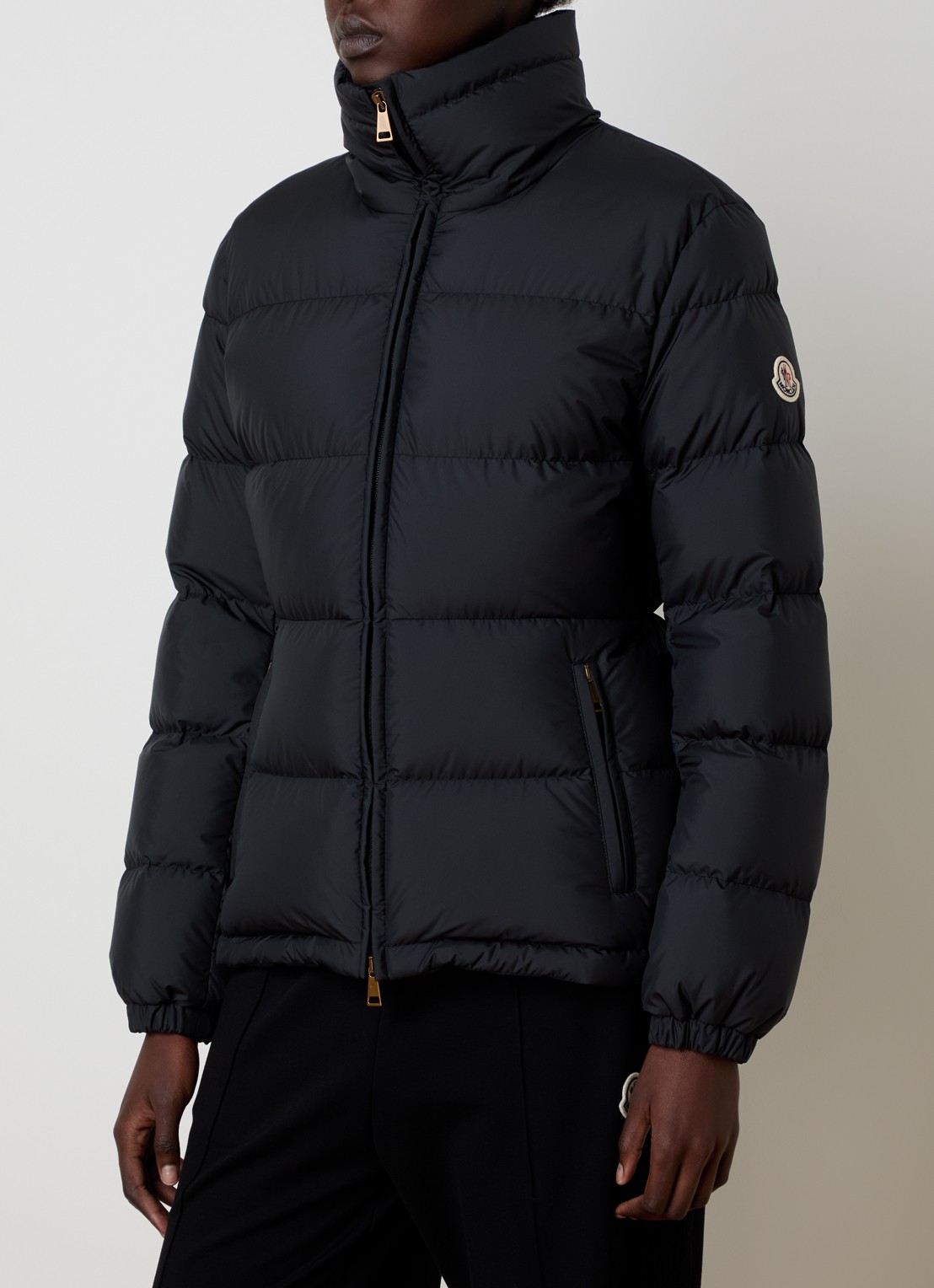Moncler Dourbe puffer jack met donsvulling en logo - detail 2 zwart