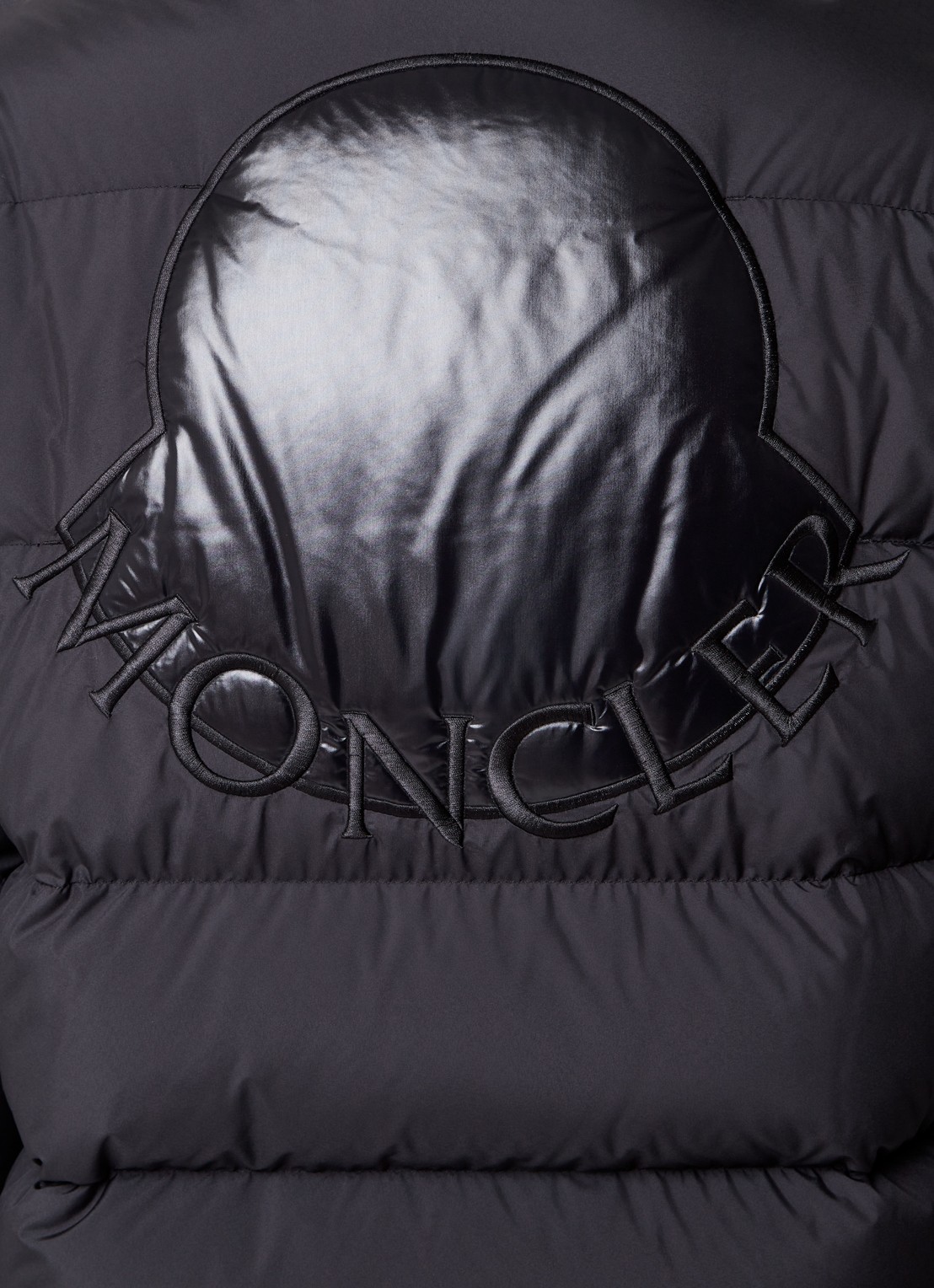 Moncler Ebre puffer jack met donsvulling en logoborduring - detail 7 zwart