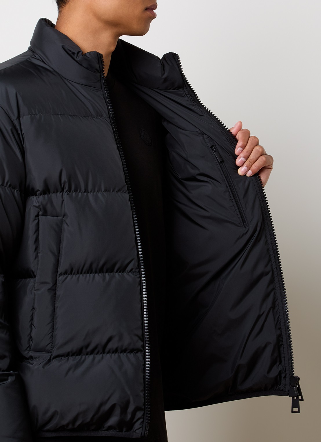 Moncler Erterle puffer jack met donsvulling en steekzakken - detail 5 zwart