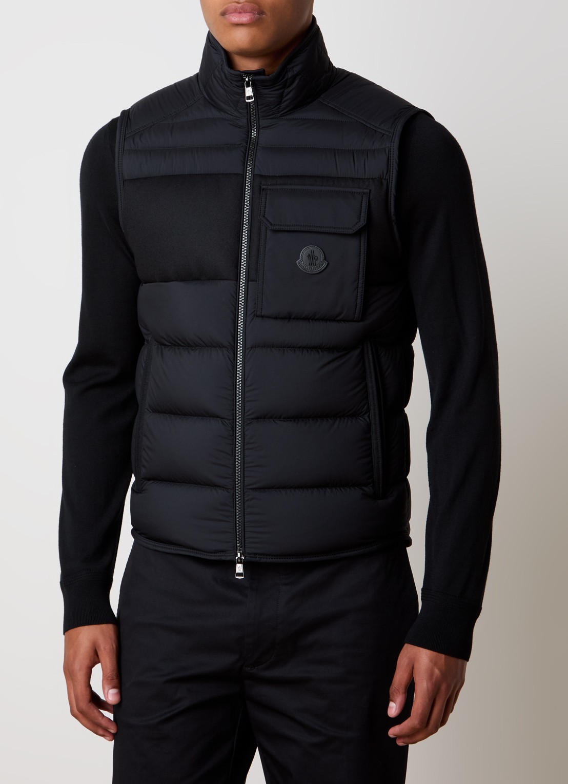 Moncler Estagnous gewatteerde bodywarmer met ritszakken - detail zwart
