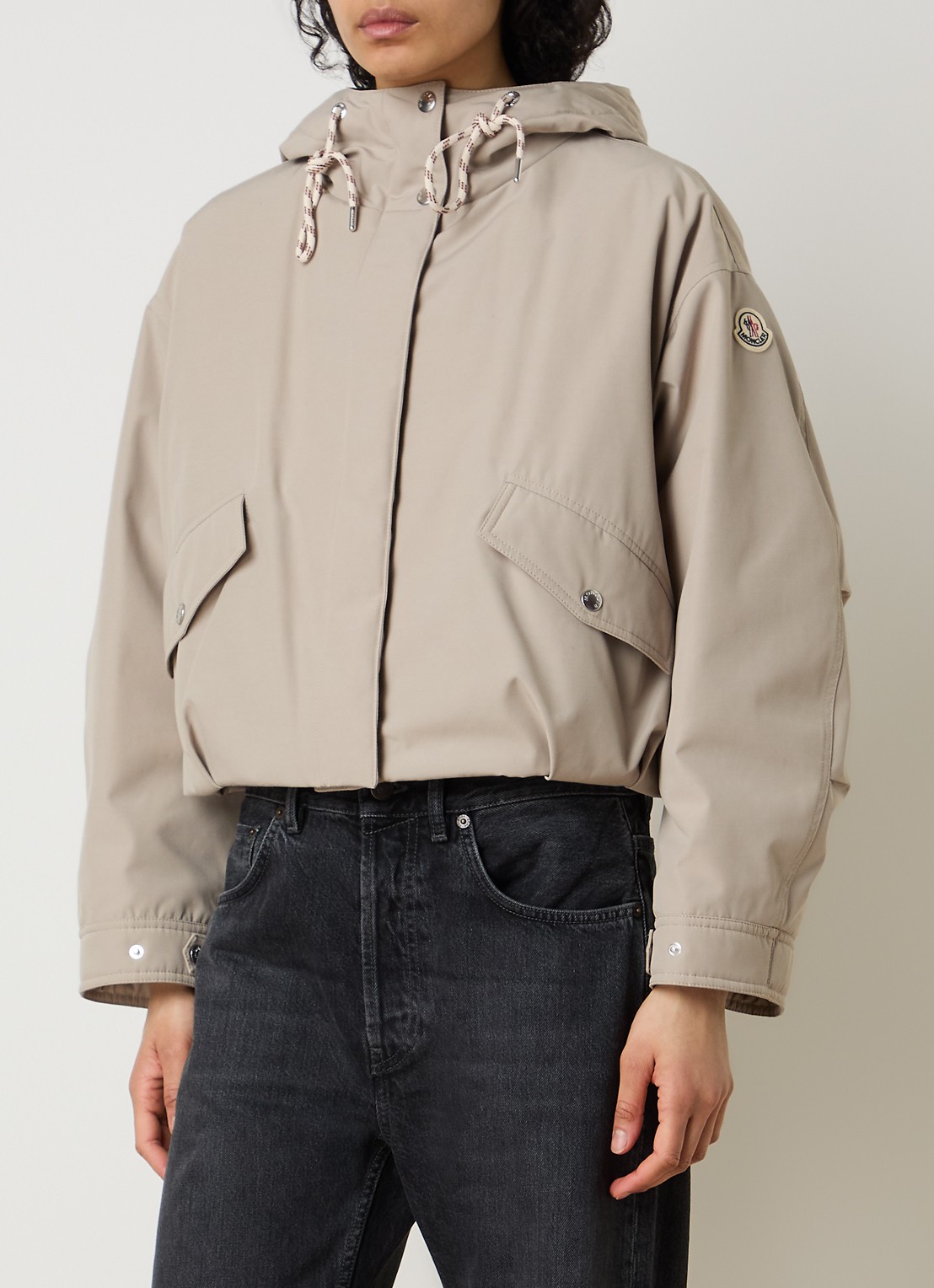 Moncler Eucalyptus cropped gewatteerd jack met donsvulling en capuchon - detail 2 beige