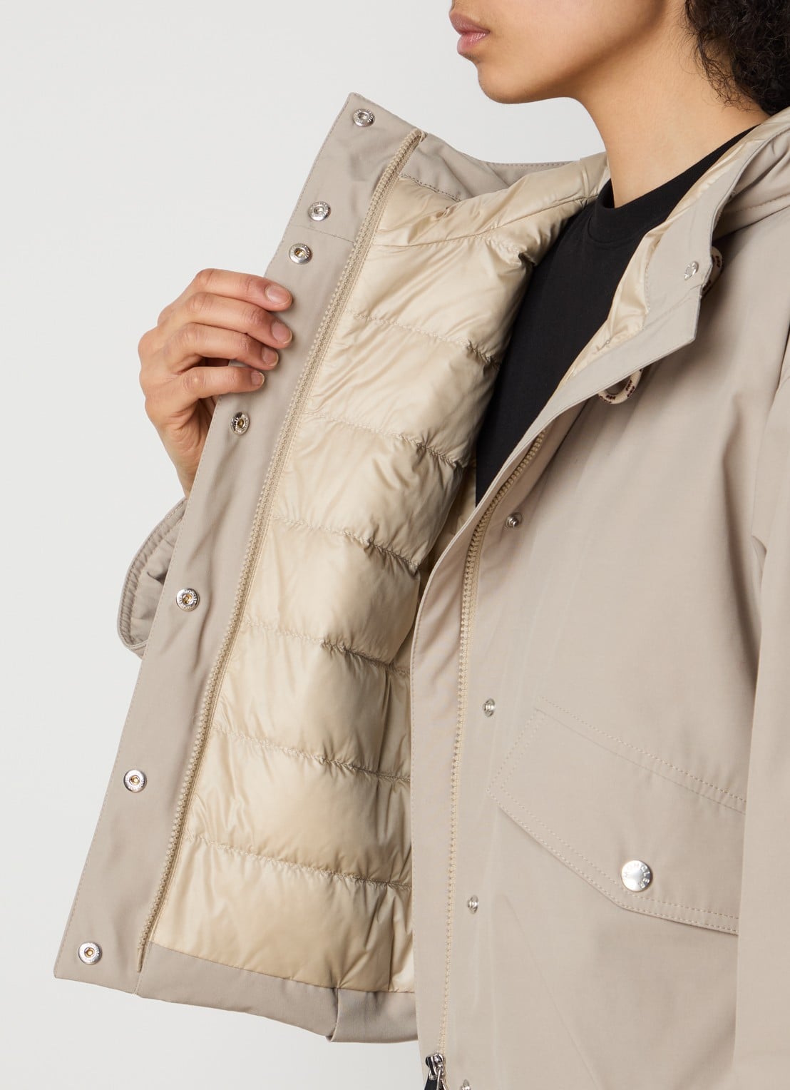 Moncler Eucalyptus cropped gewatteerd jack met donsvulling en capuchon - detail 3 beige
