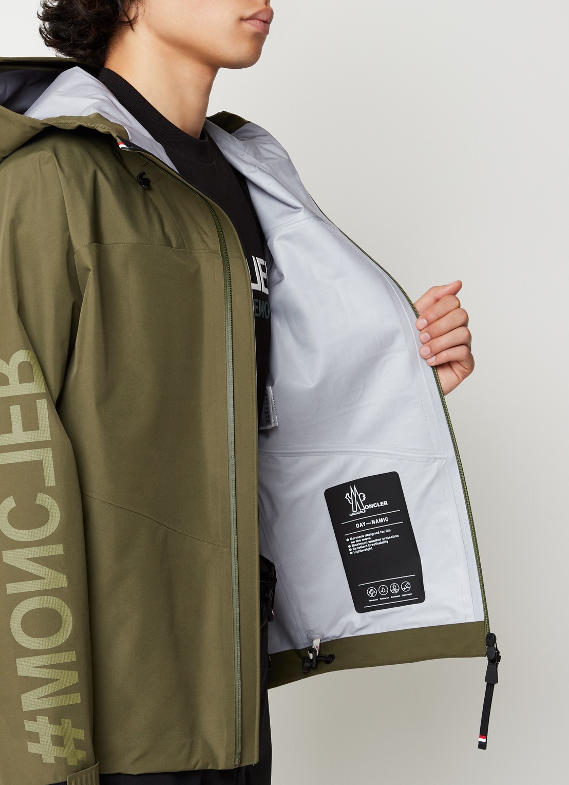 Moncler Fel Gore-Tex  lightweight windjack met ritszakken - detail 4 donkergroen