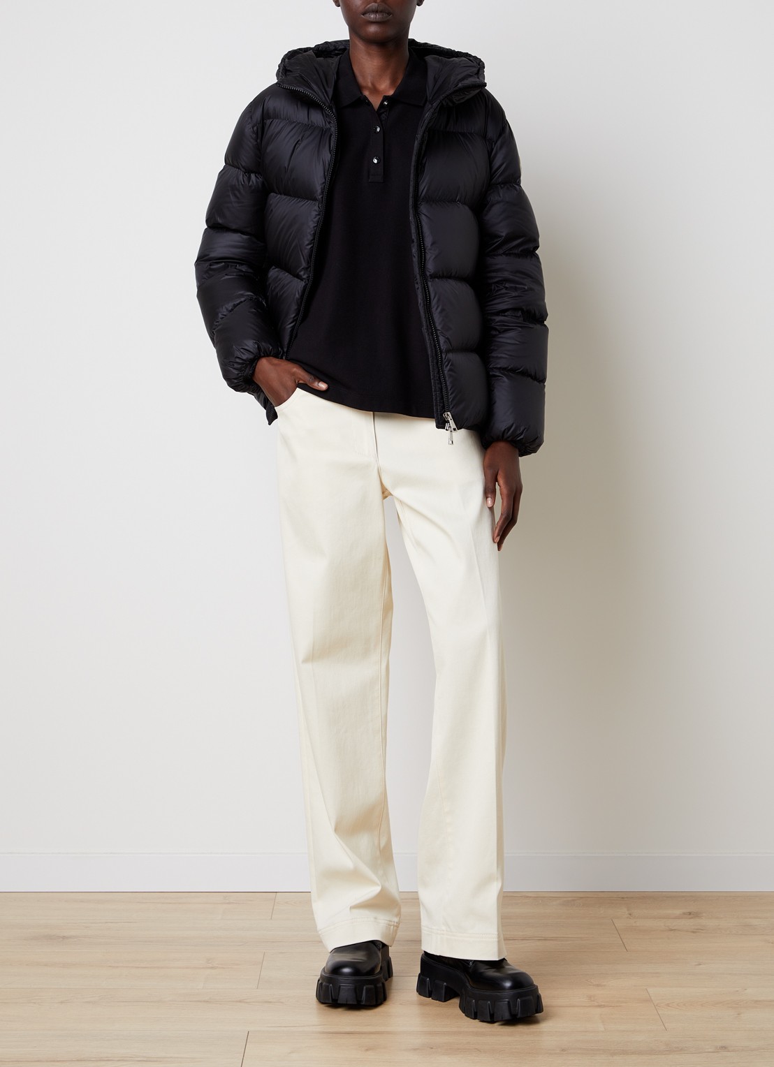 Moncler Feligule puffer jack met donsvulling en ritszakken - voorkant 5 zwart