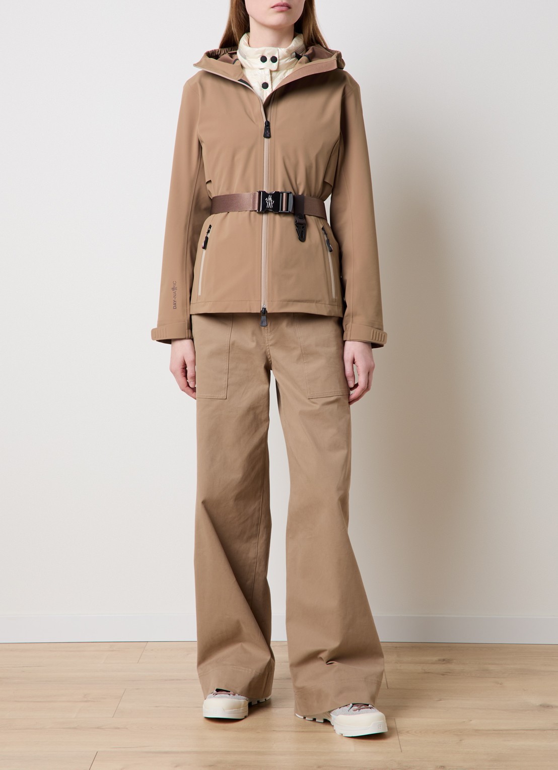 Moncler Fex jack met ceintuur - voorkant 2 camel