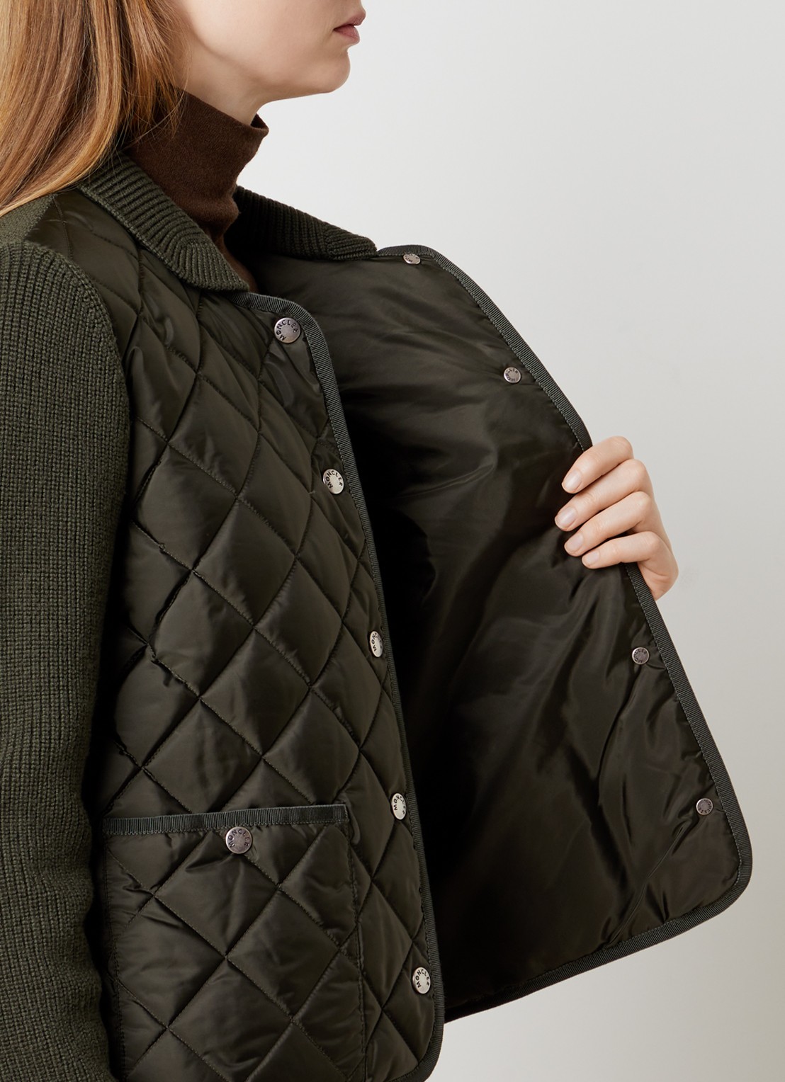 Moncler Fijngebreid vest met logo en opgestikte zakken - detail 3 olijfgroen