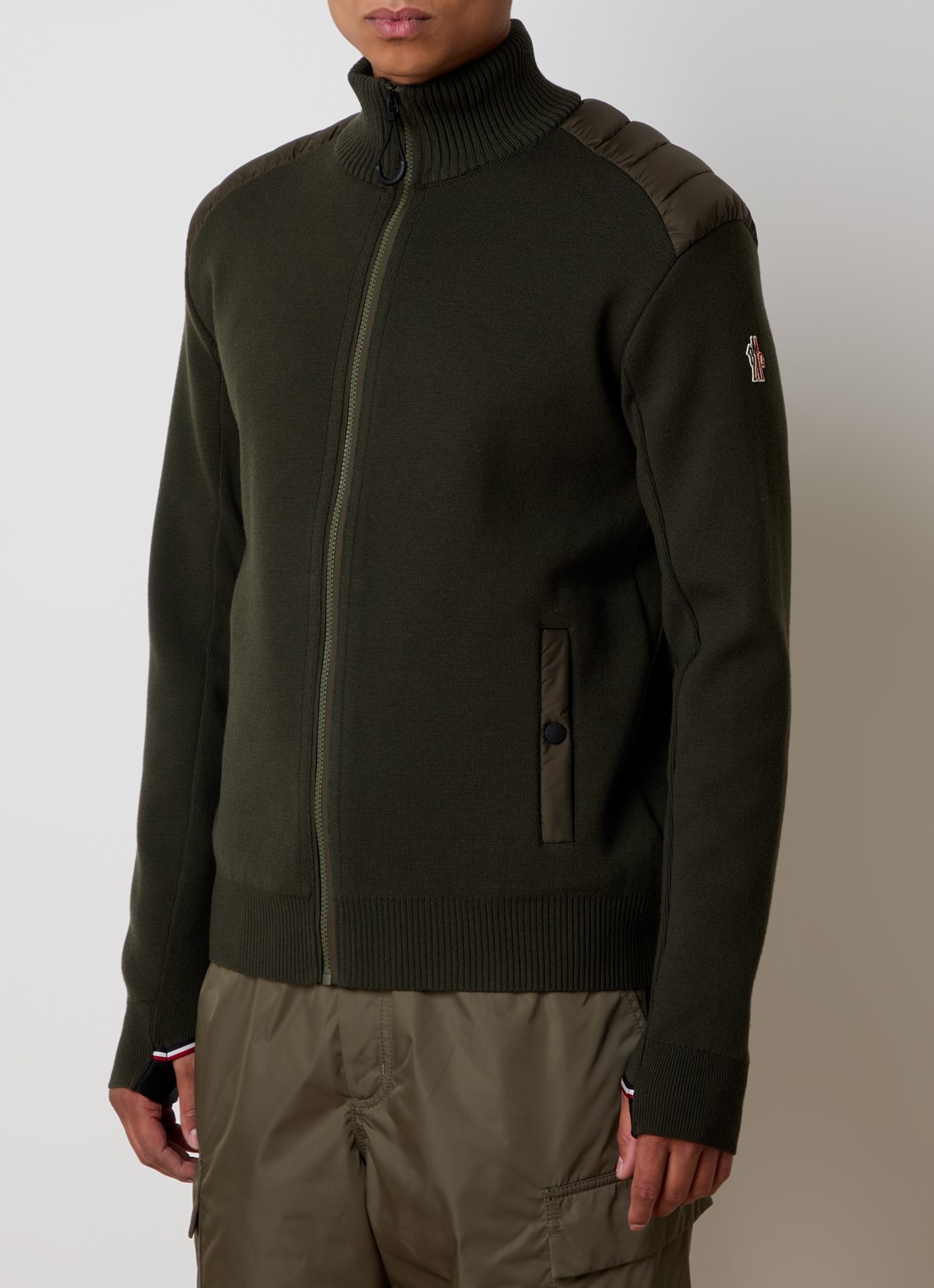 Moncler Fijngebreid vest van scheerwol met donsvulling - detail legergroen