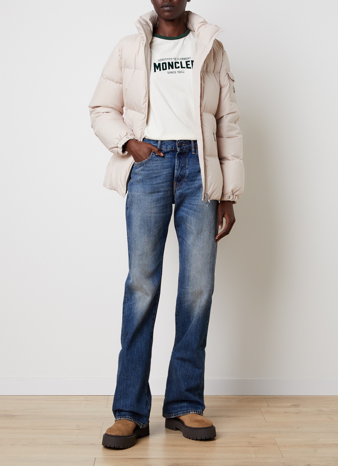 Moncler Fourmines puffer jack met donsvulling en ritszakken - voorkant 2 creme