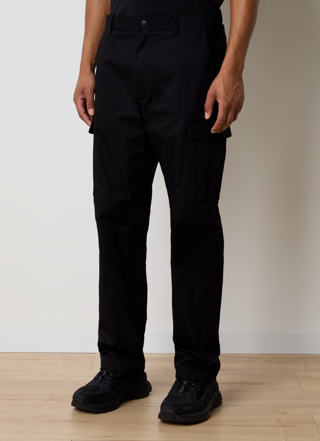 Moncler Gabardine tapered fit cargobroek met logo - detail 3 zwart