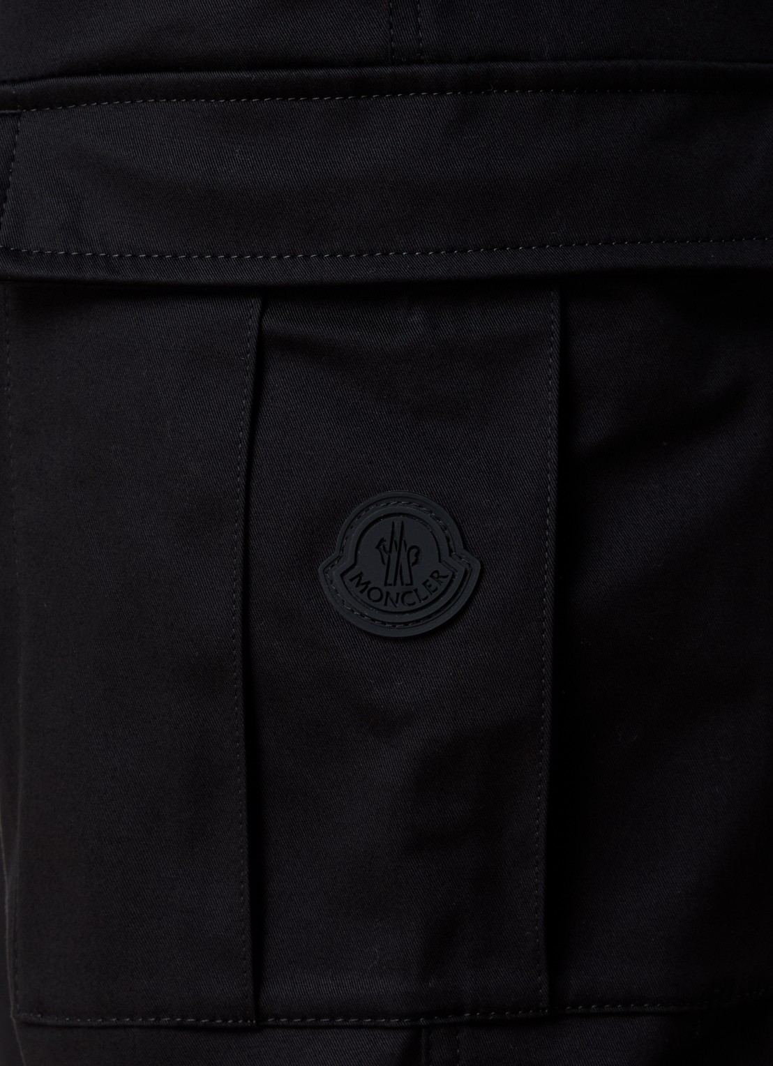 Moncler Gabardine tapered fit cargobroek met logo - detail 5 zwart