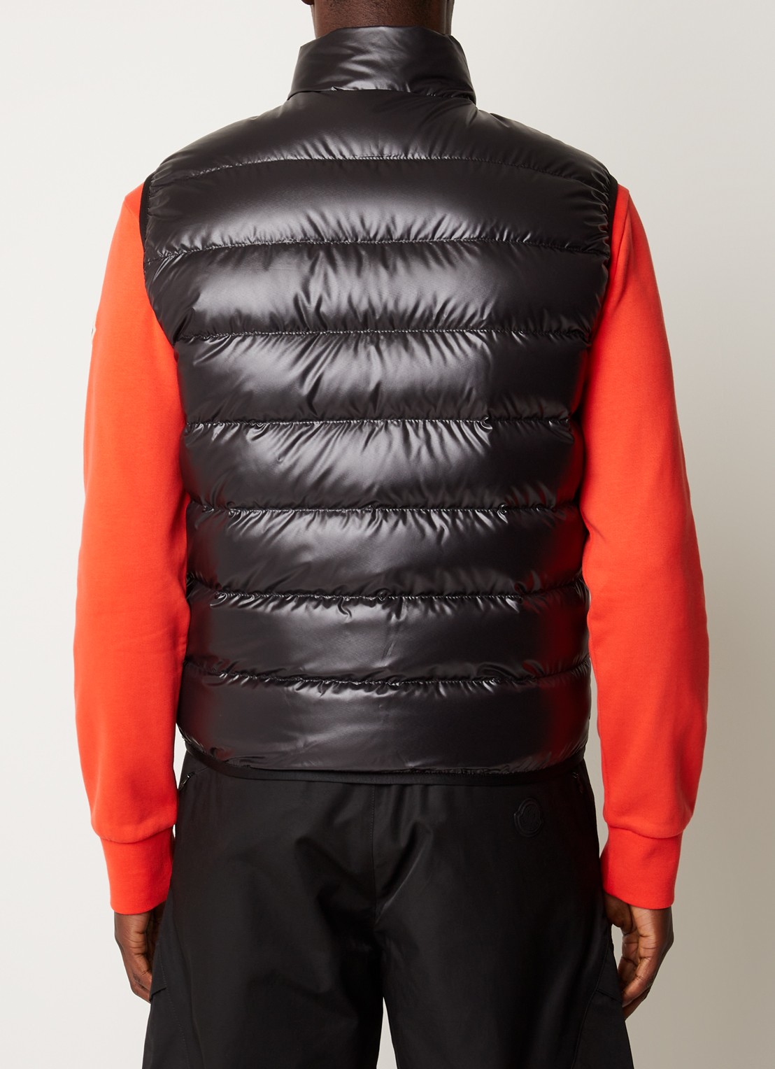 Moncler Gewatteerde bodywarmer met donsvulling - achterkant zwart