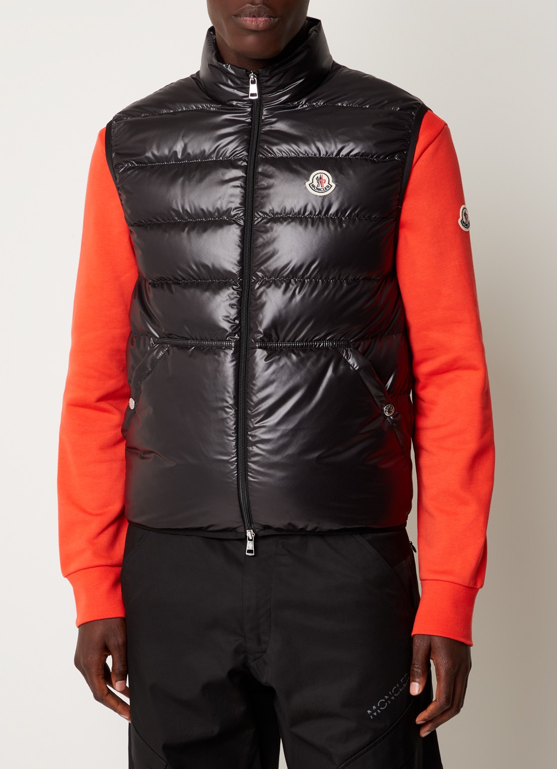 Moncler Gewatteerde bodywarmer met donsvulling - detail 2 zwart