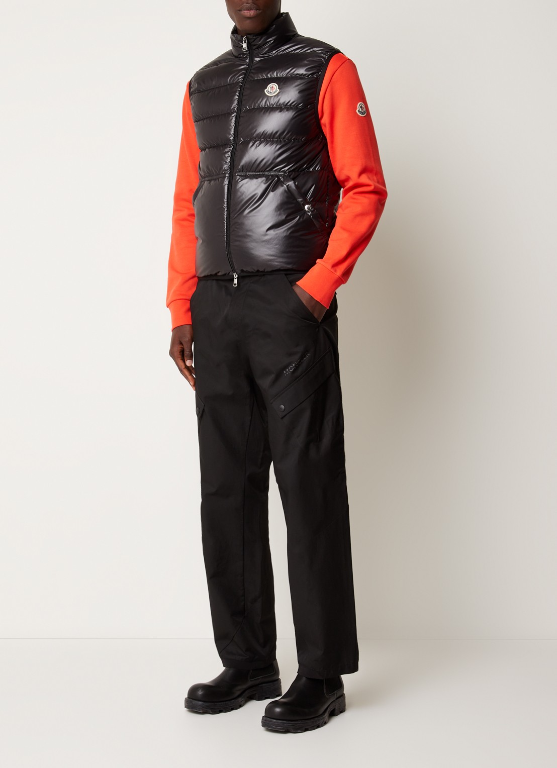 Moncler Gewatteerde bodywarmer met donsvulling - voorkant 6 zwart
