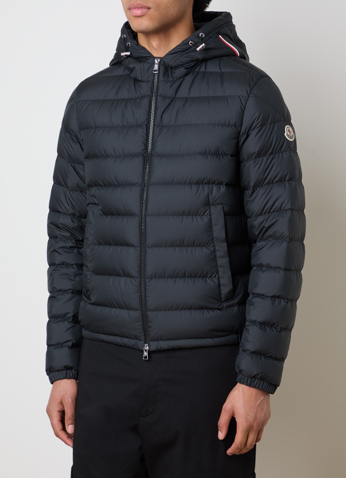 Moncler Gewatteerde jas met donsvulling en capuchon - detail 4 zwart