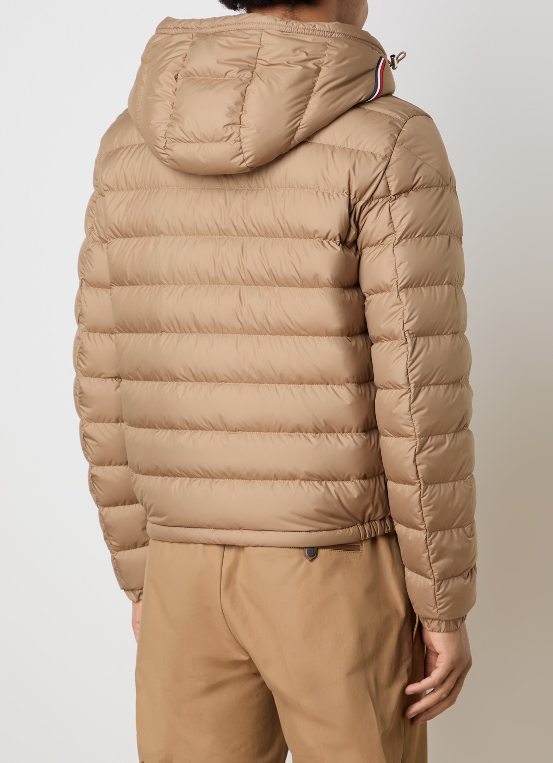 Moncler Gewatteerde jas met donsvulling en capuchon - achterkant 6 zand