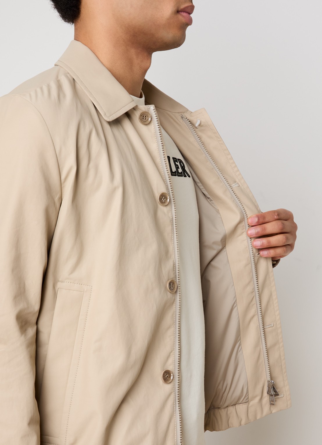 Moncler Gilben jack met ritszakken en logo - detail 3 beige