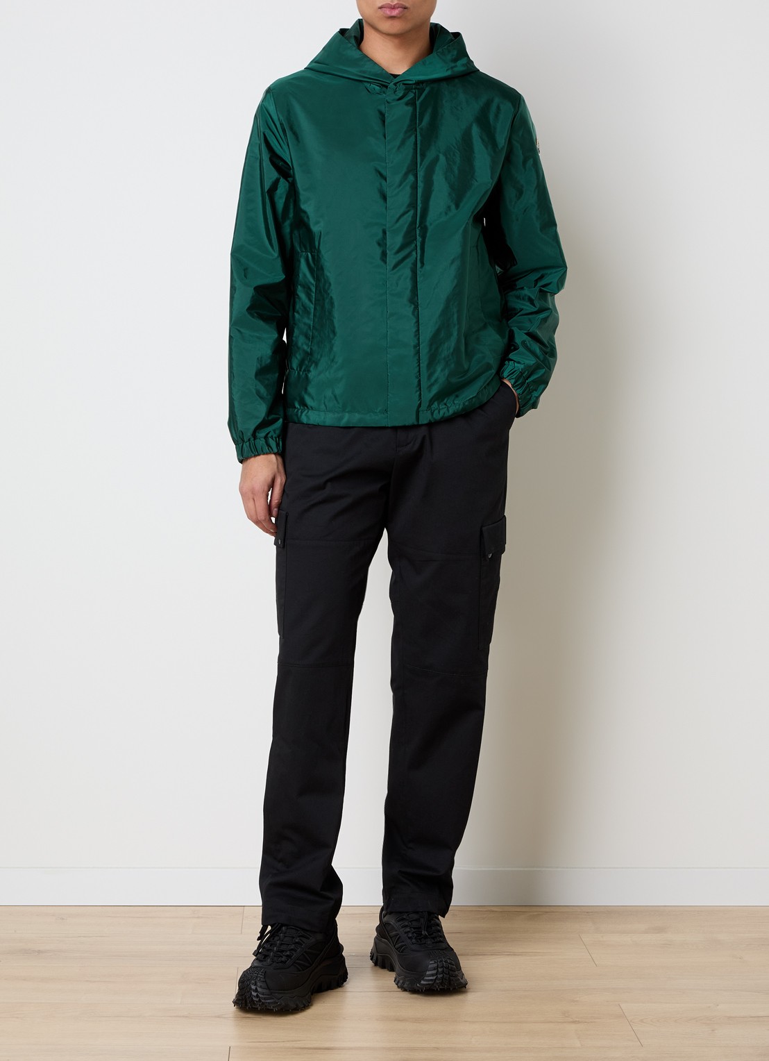 Moncler Grandans windjack met capuchon en steekzakken - voorkant 6 donkergroen