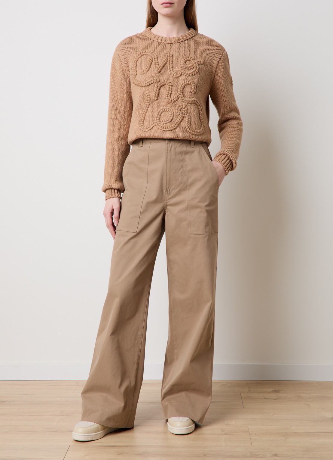 Moncler Grofgebreide trui met ingebreid logo - voorkant 5 camel