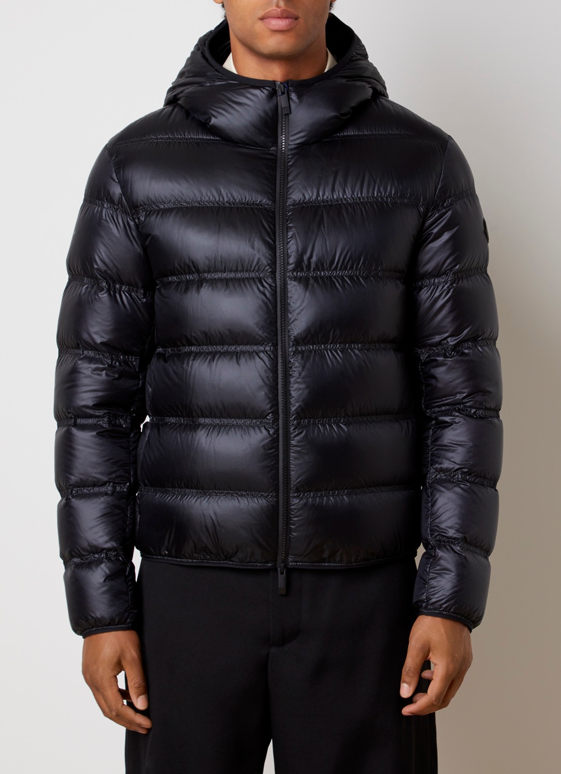 Moncler Guadiana puffer jack met donsvulling en capuchon - detail zwart