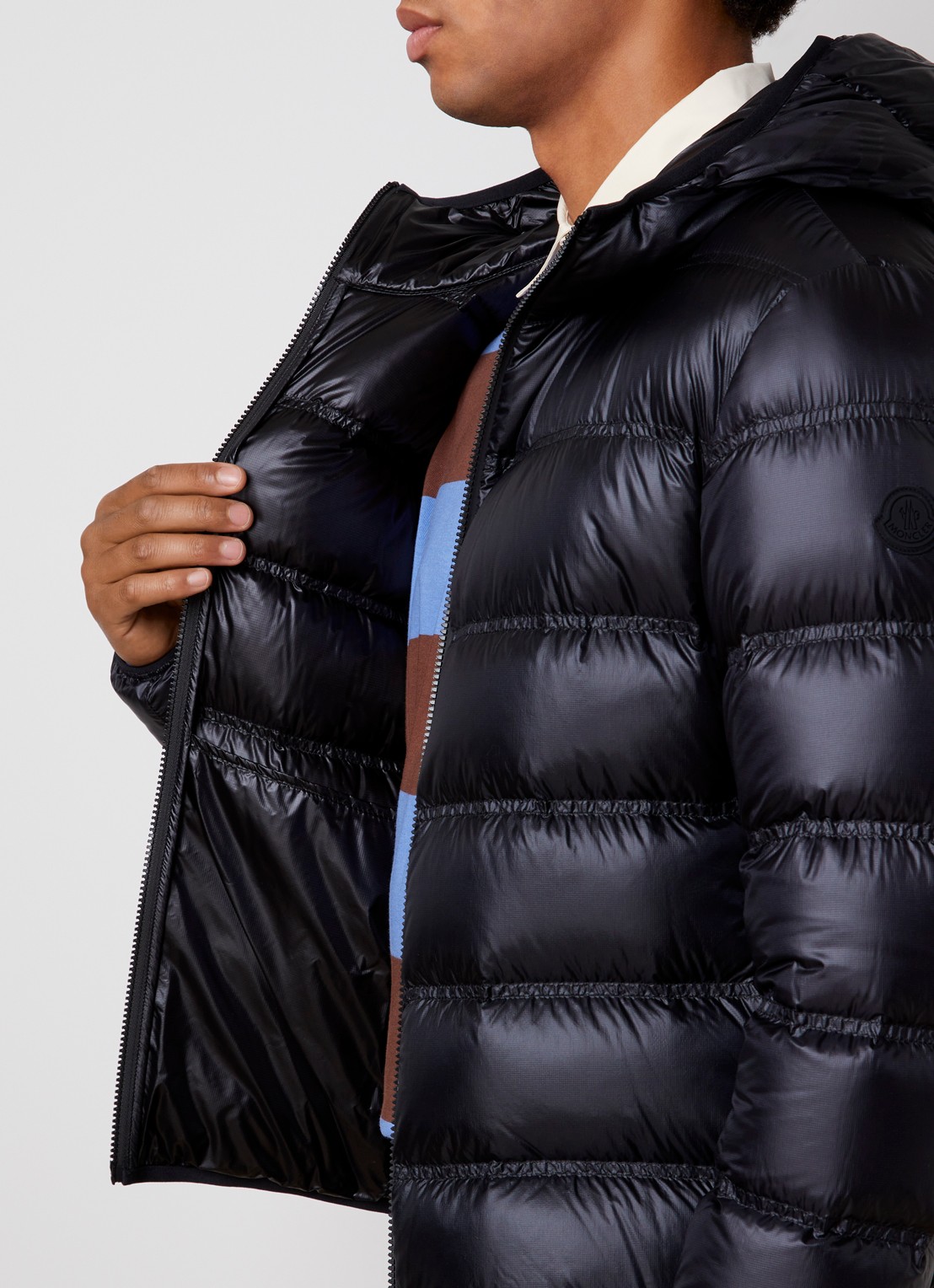 Moncler Guadiana puffer jack met donsvulling en capuchon - detail 2 zwart