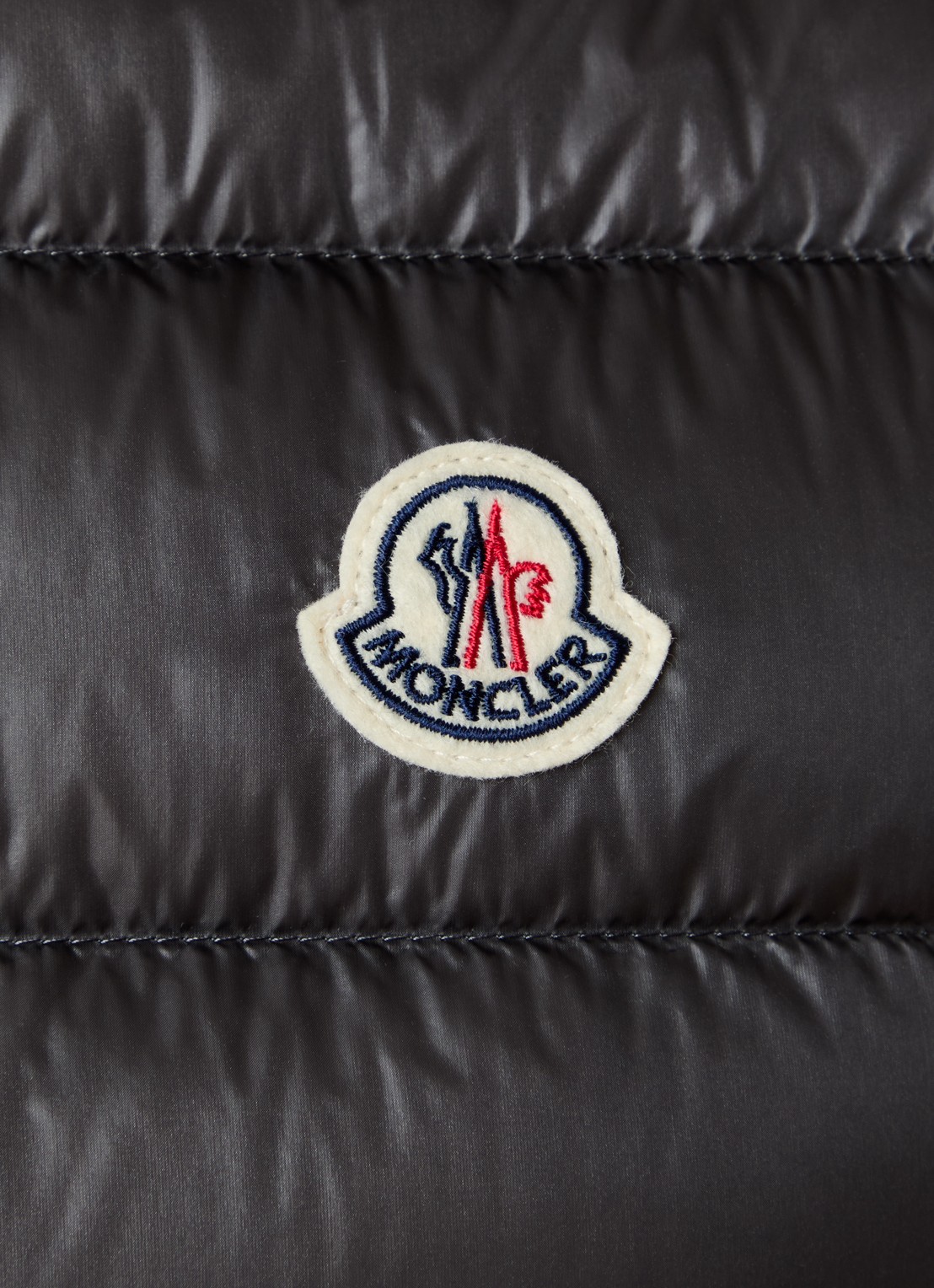 Moncler Gui gewatteerde bodywarmer met donsvulling en logo - detail 3 antraciet