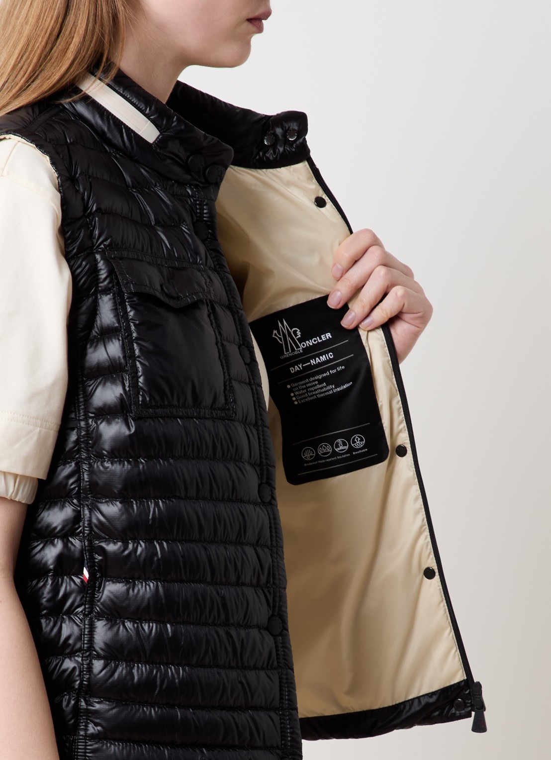 Moncler Gumiane gewatteerde bodywarmer met donsvulling en opbergbare capuchon - detail 3 zwart