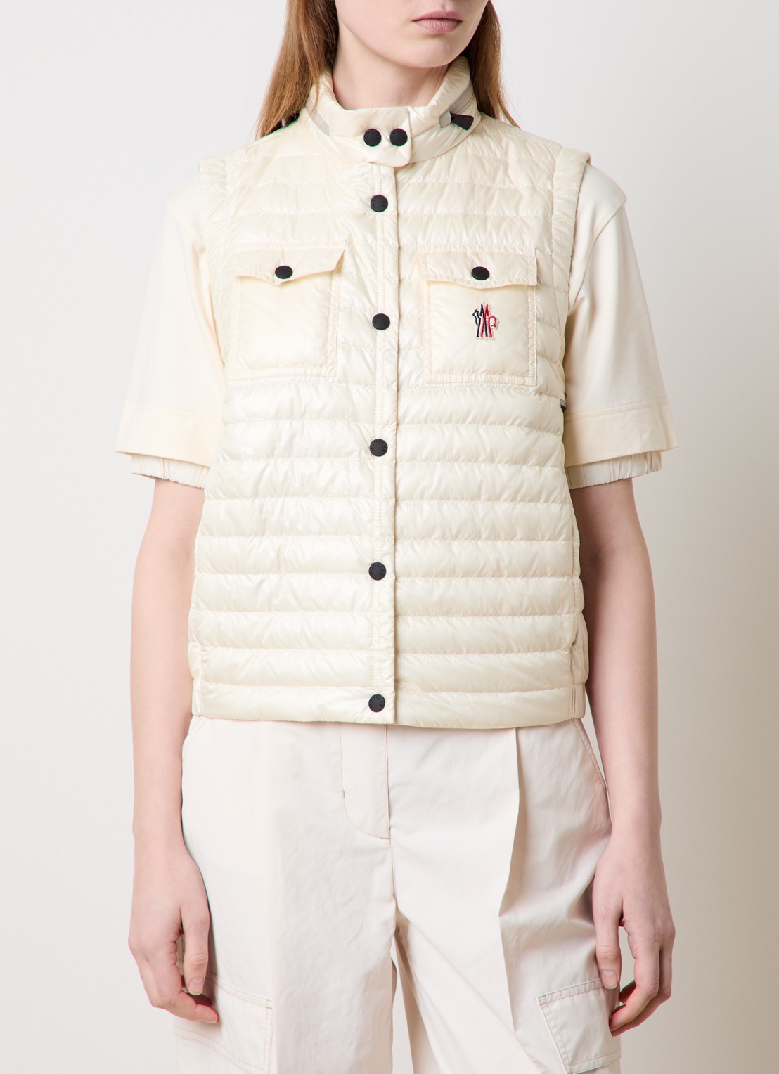 Moncler Gumiane gewatteerde bodywarmer met donsvulling en opbergbare capuchon - detail 2 creme