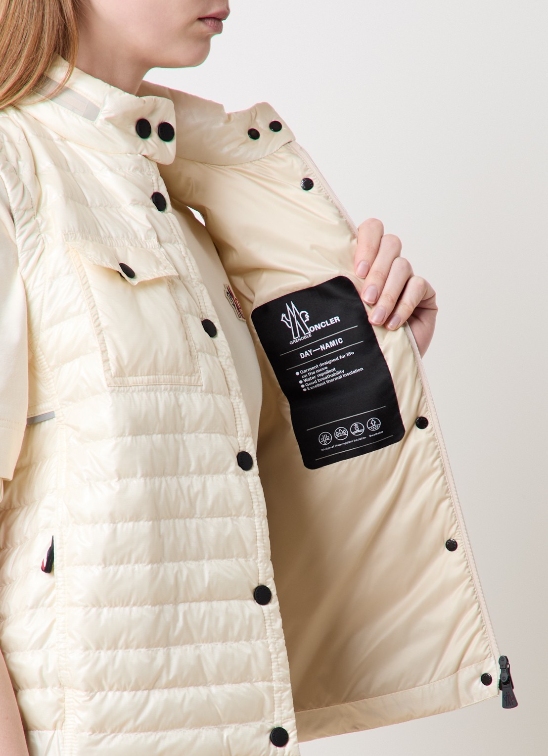 Moncler Gumiane gewatteerde bodywarmer met donsvulling en opbergbare capuchon - detail 3 creme