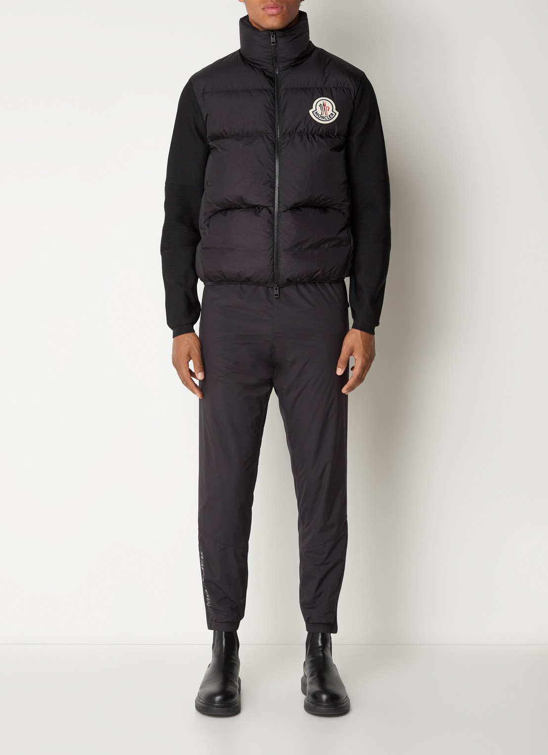 Moncler Jack met gewatteerd voorpand en ritszakken - voorkant 3 zwart