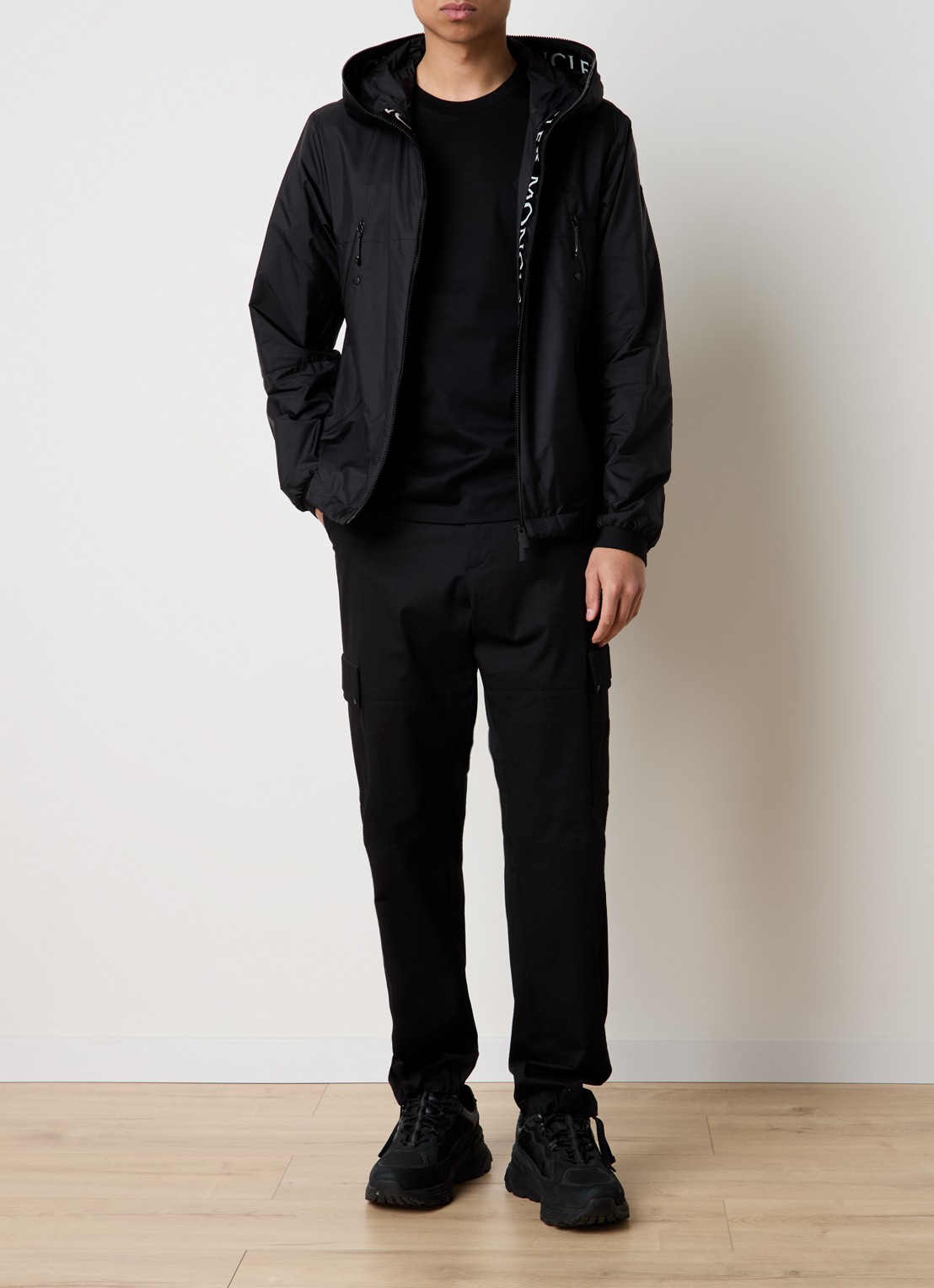 Moncler Junichi windjack met capuchon - voorkant 3 zwart
