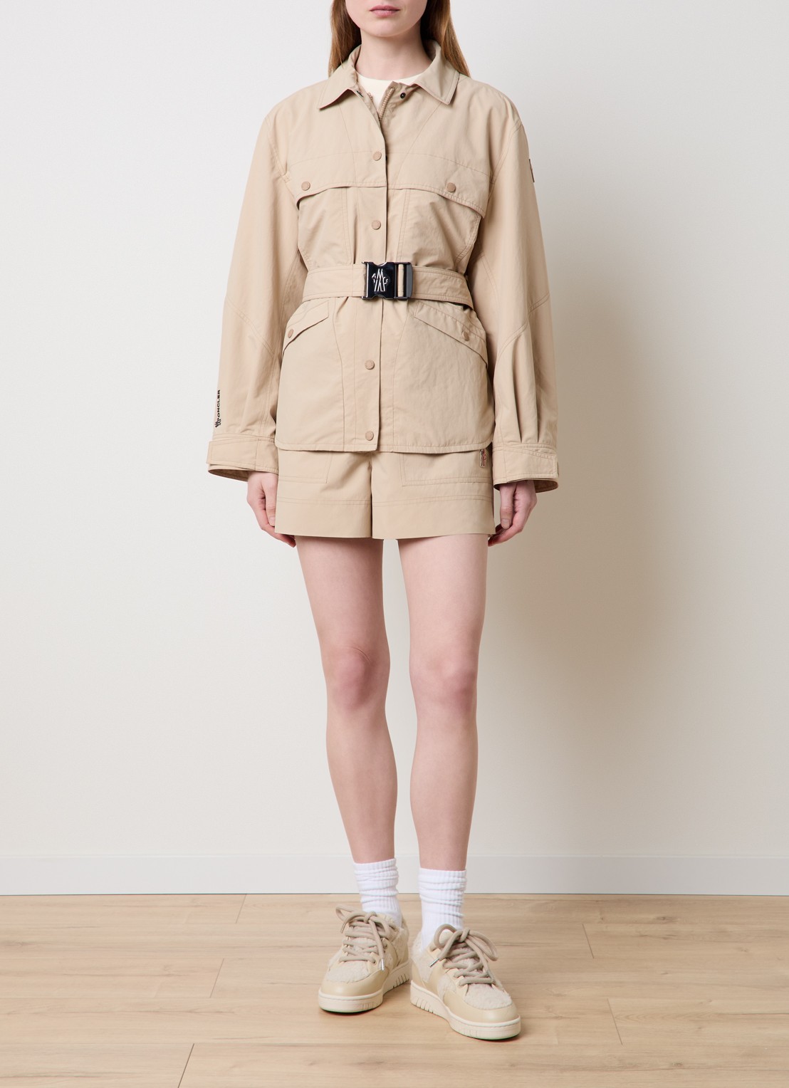 Moncler Kaeng jack met ceintuur - voorkant 2 beige