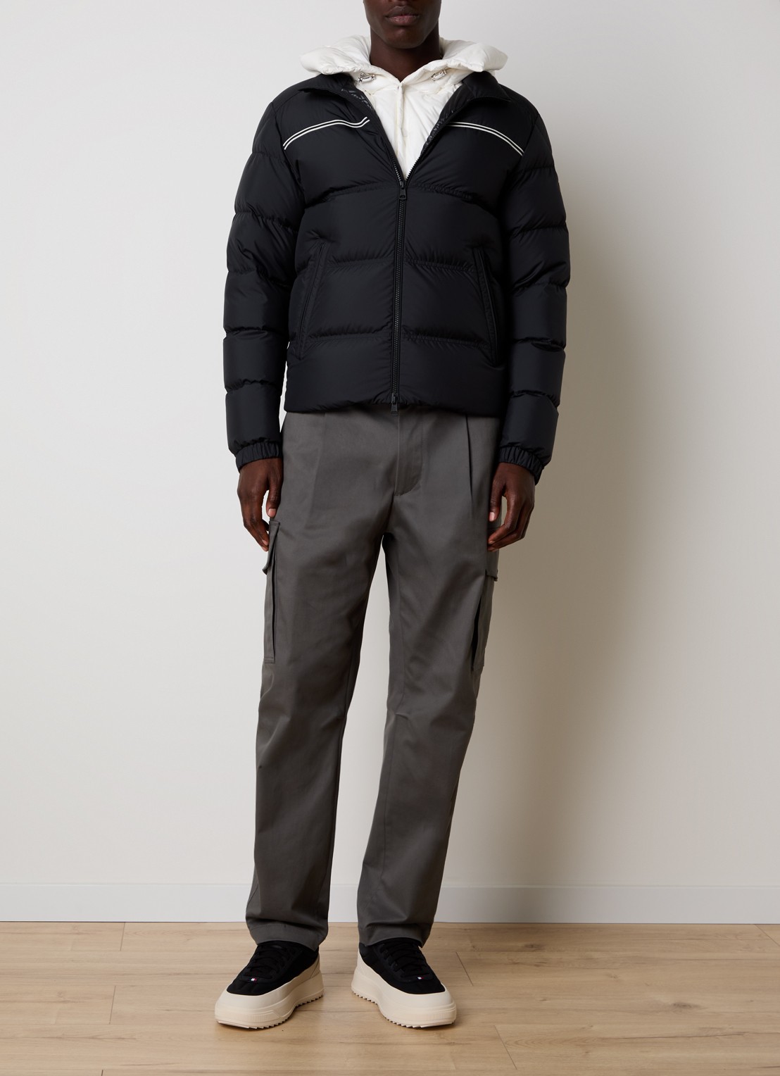 Moncler Kraag met capuchon en donsvulling - voorkant 2 wit