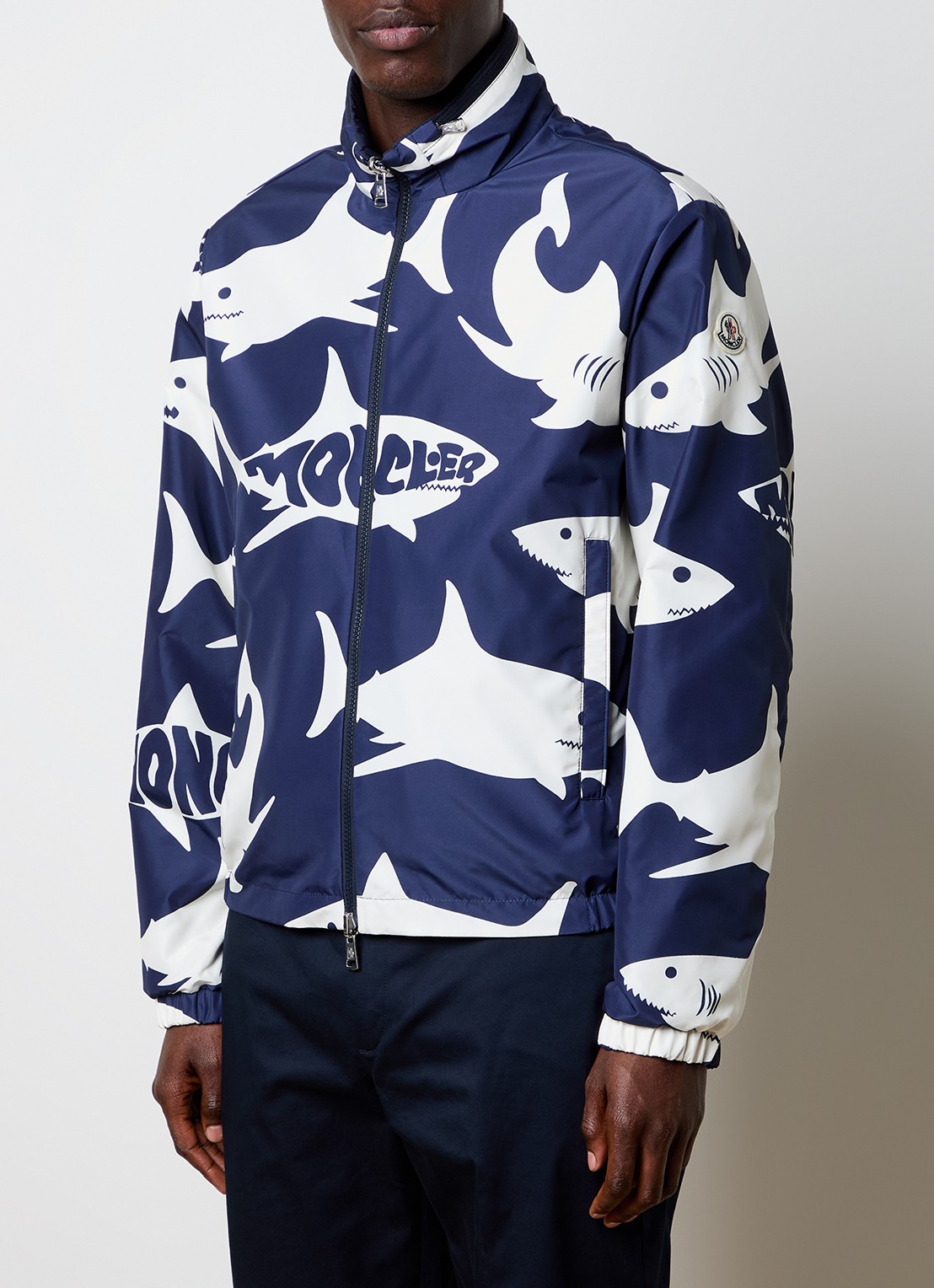 Moncler Lachat reversible jack met opbergbare capuchon - detail donkerblauw