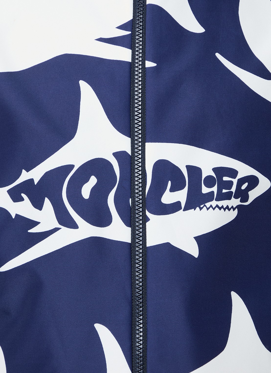 Moncler Lachat reversible jack met opbergbare capuchon - detail 3 donkerblauw
