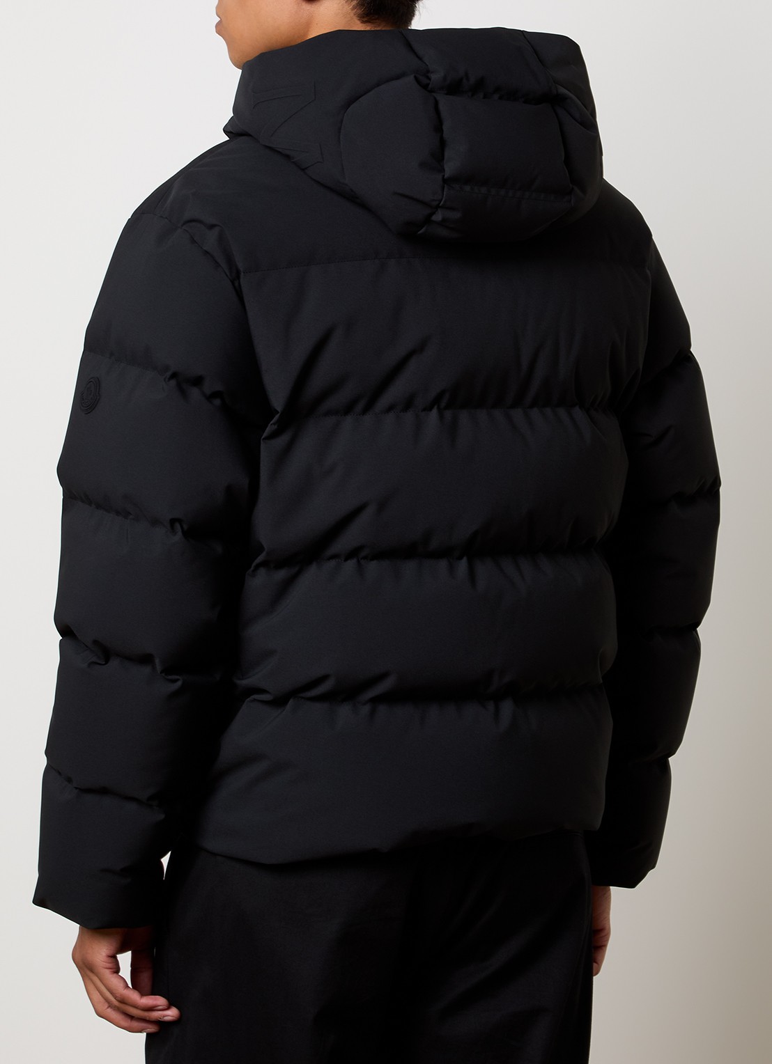 Moncler Languedoc puffer jack met donsvulling en capuchon - achterkant 6 zwart