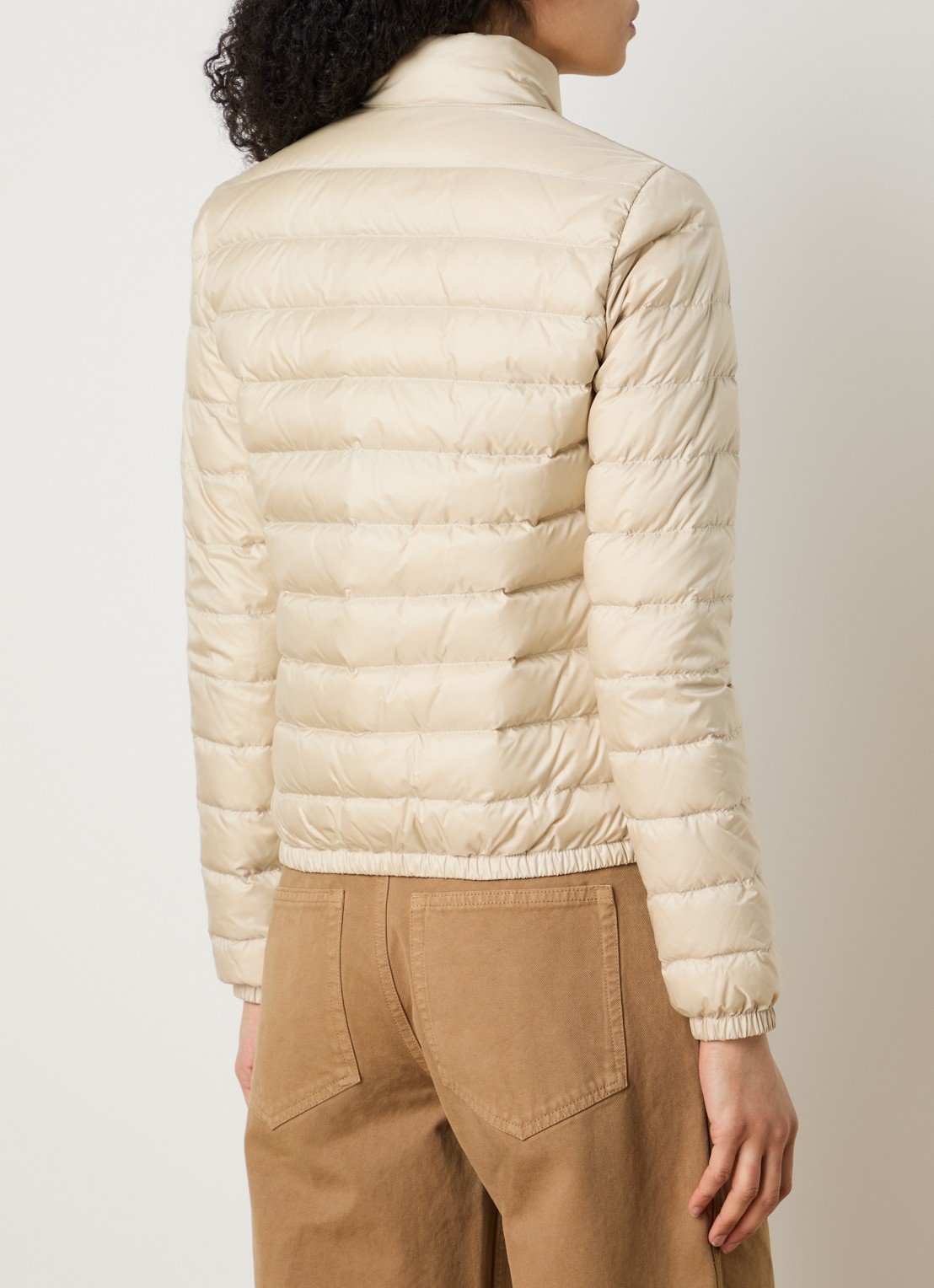 Moncler Lans gewatteerd jack met donsvulling en klepzakken - achterkant 6 beige
