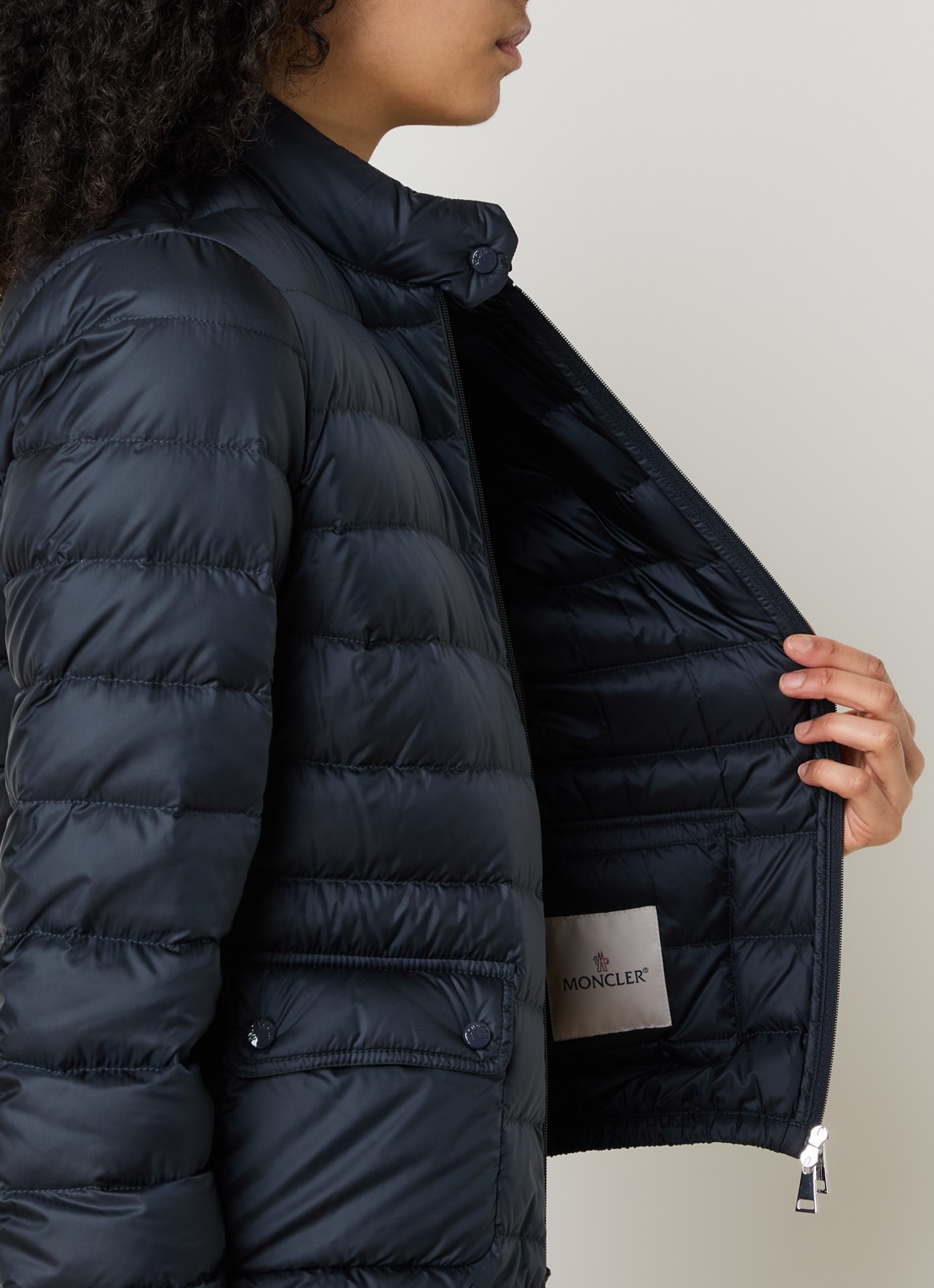 Moncler Lans gewatteerd jack met donsvulling en klepzakken - detail 4 donkerblauw