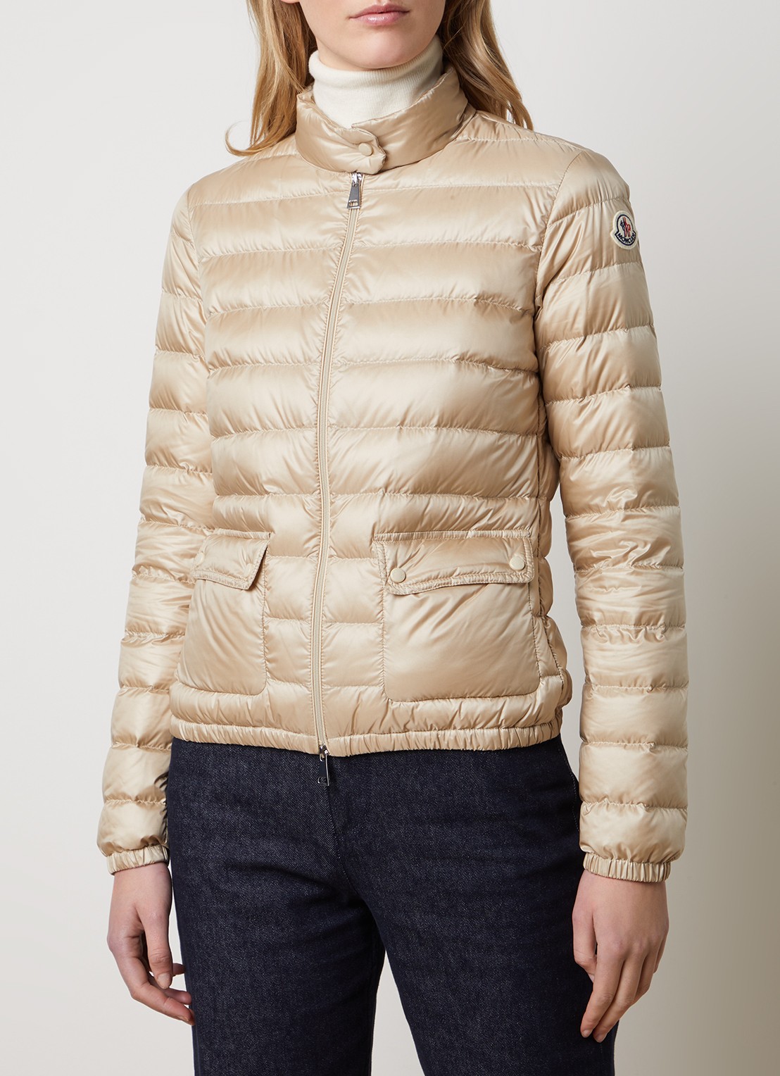Moncler Lans puffer jack met donsvulling en klepzakken - detail 3 beige