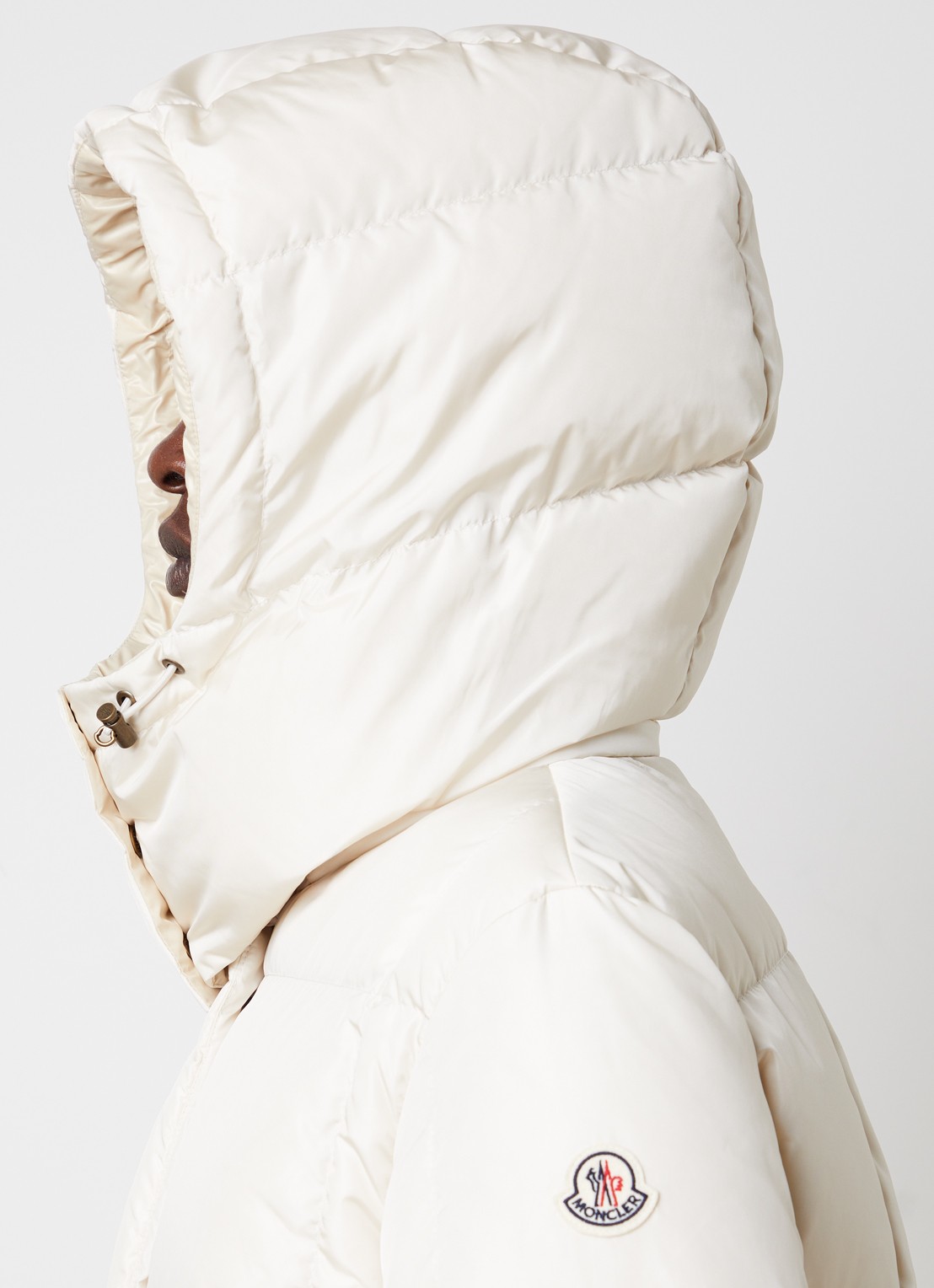 Moncler Litte puffer jack met donsvulling en ritszakken - detail 4 creme