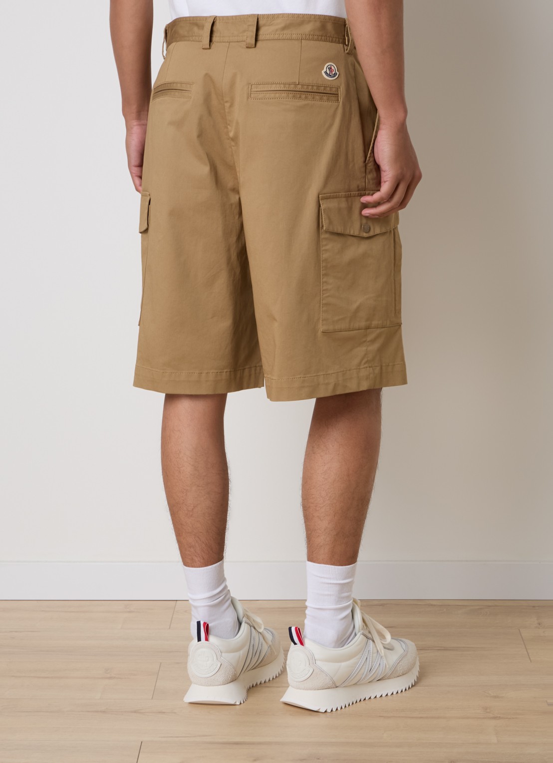 Moncler Loose fit korte cargobroek met steekzakken - achterkant 5 camel