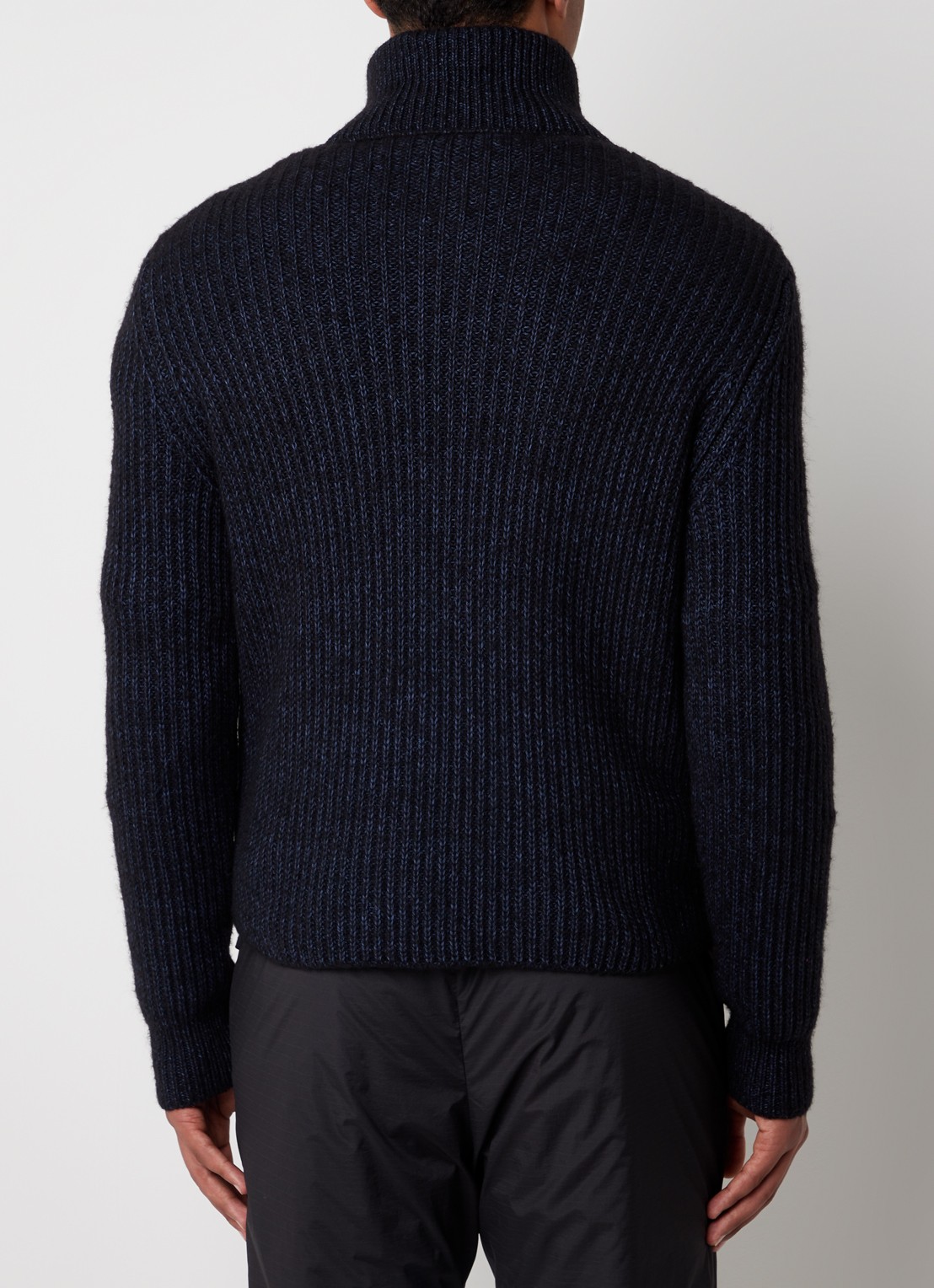 Moncler M3543 grofgebreid vest in wolblend met gewatteerd voorpand met donsvulling - achterkant 6 blauw