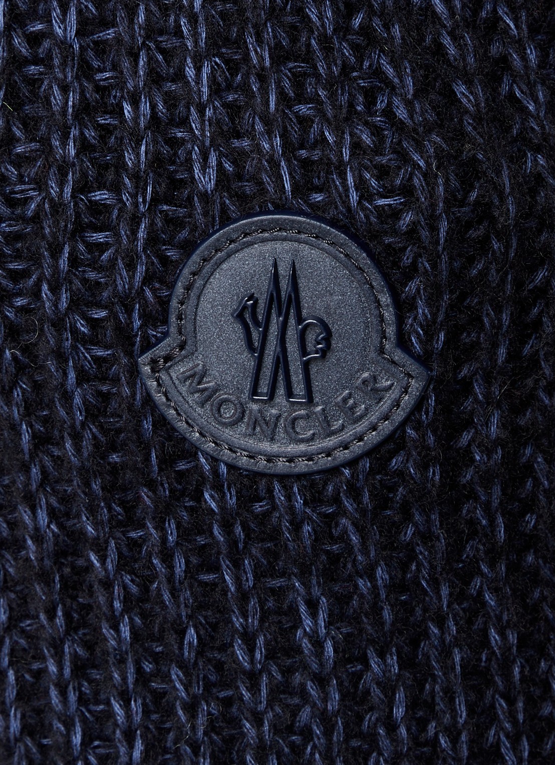 Moncler M3543 grofgebreid vest in wolblend met gewatteerd voorpand met donsvulling - detail 5 blauw